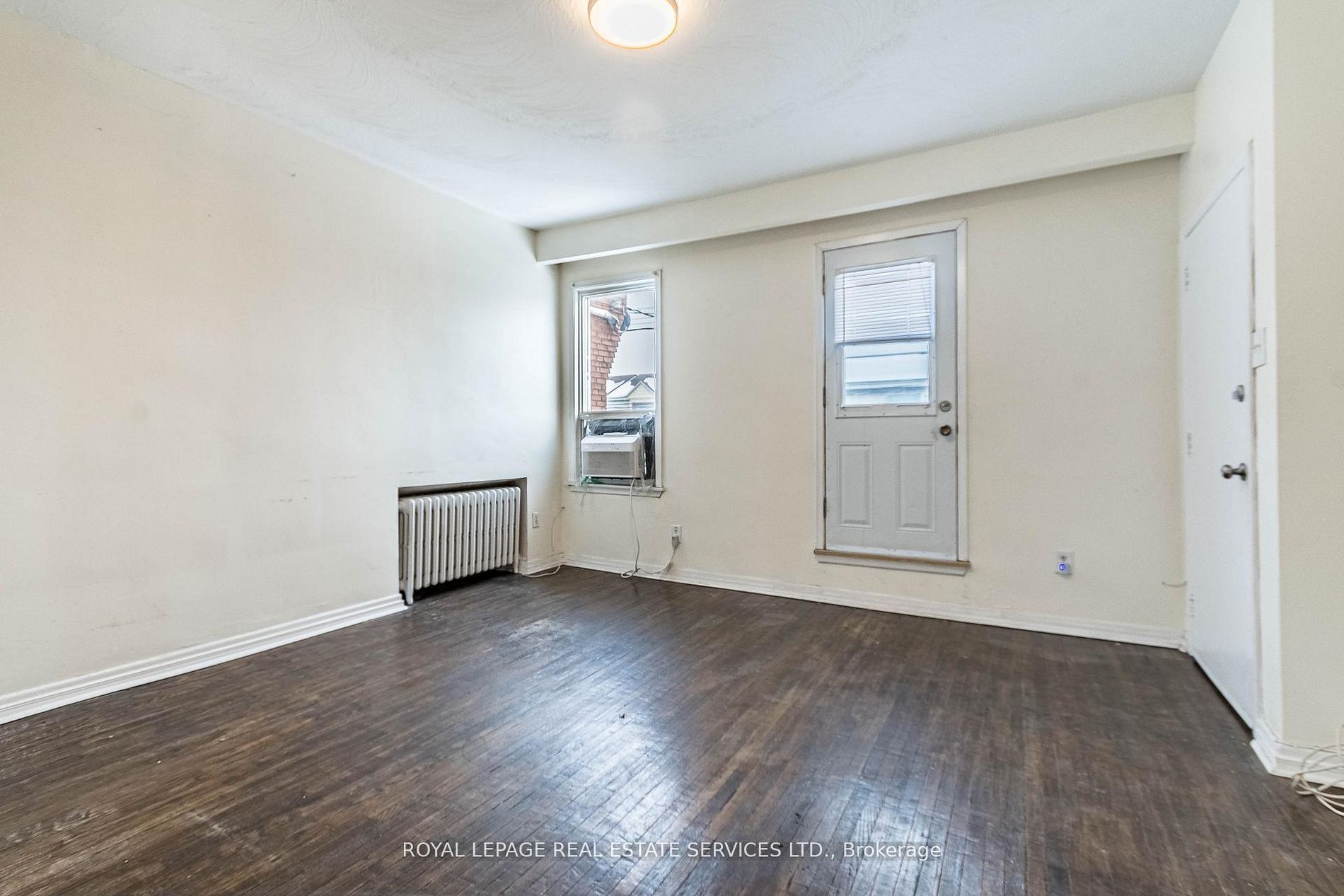 1160 Dufferin Street Property Photo 7