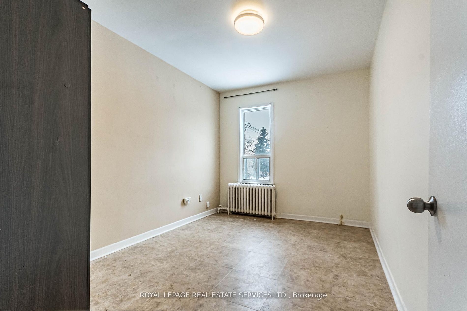 1160 Dufferin Street Property Photo 8
