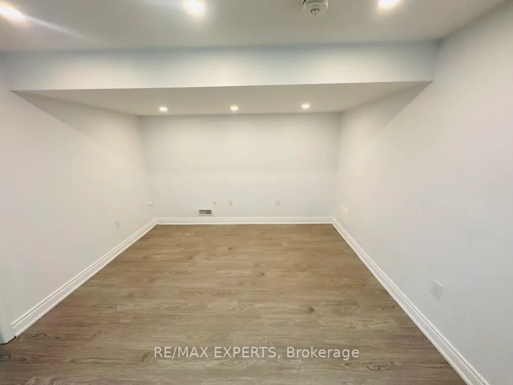 117 Baffin Crescent 2 Property Photo 18