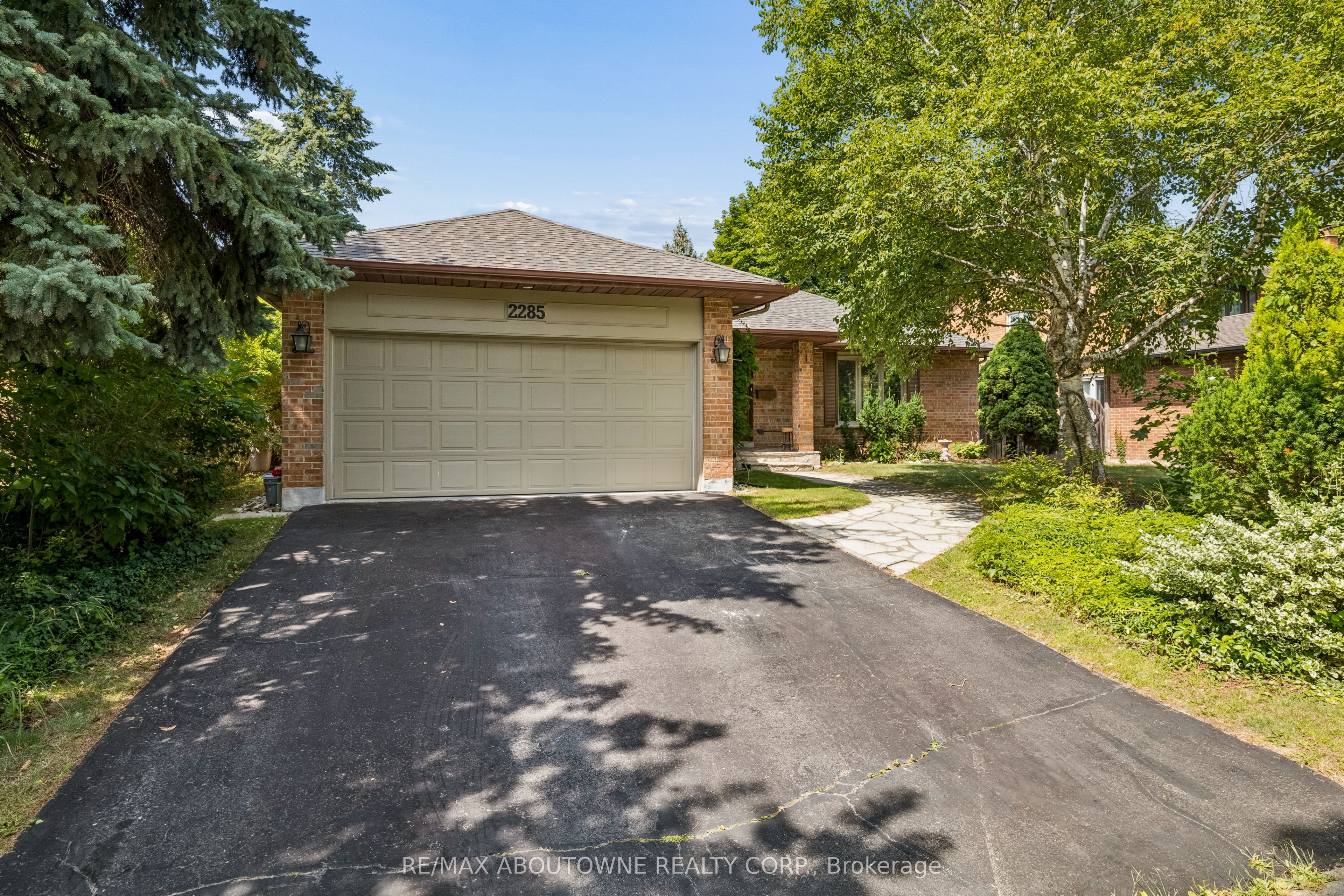 2285 Dunedin Road Property Photo 2