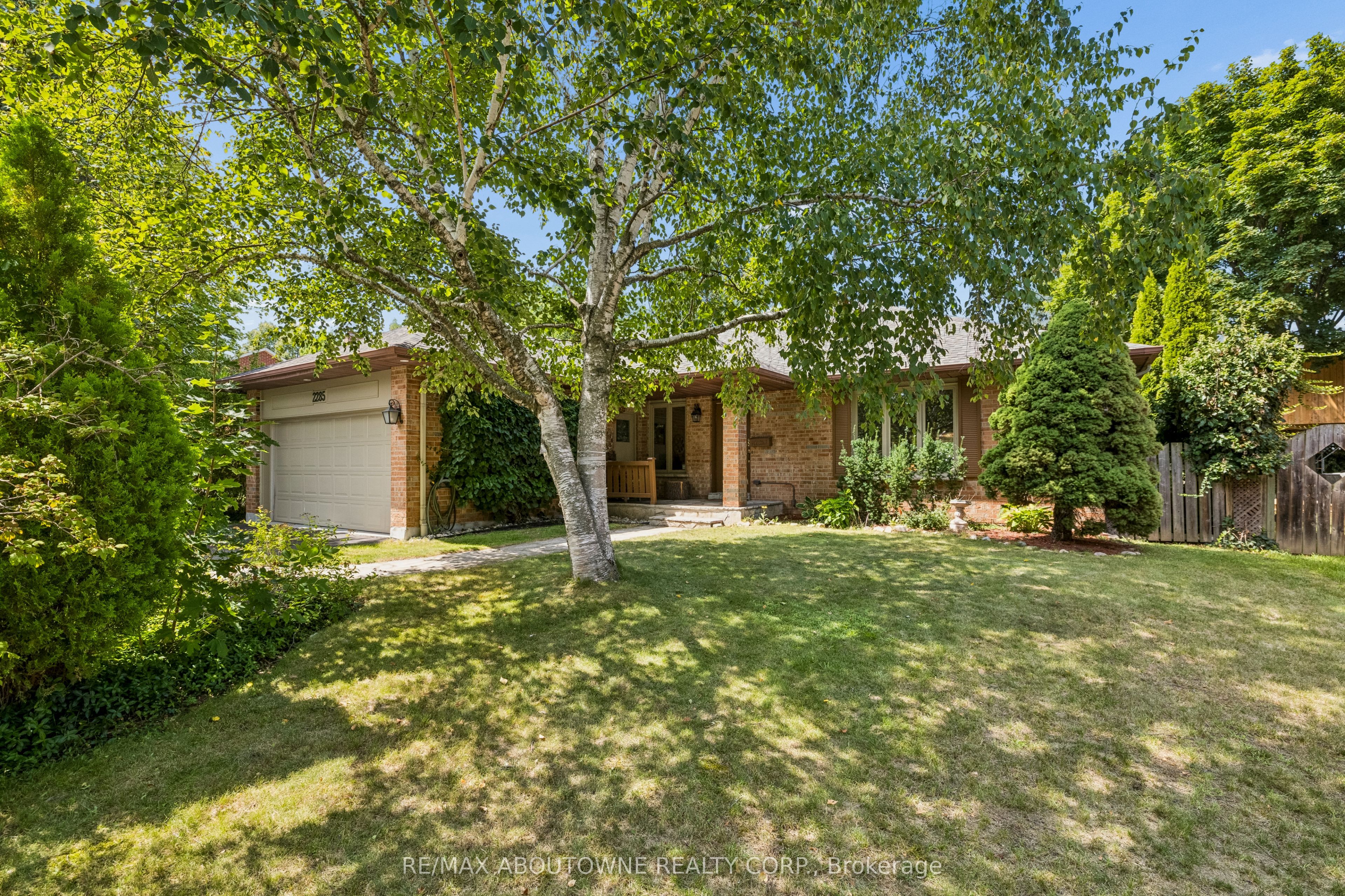 2285 Dunedin Road Property Photo 3