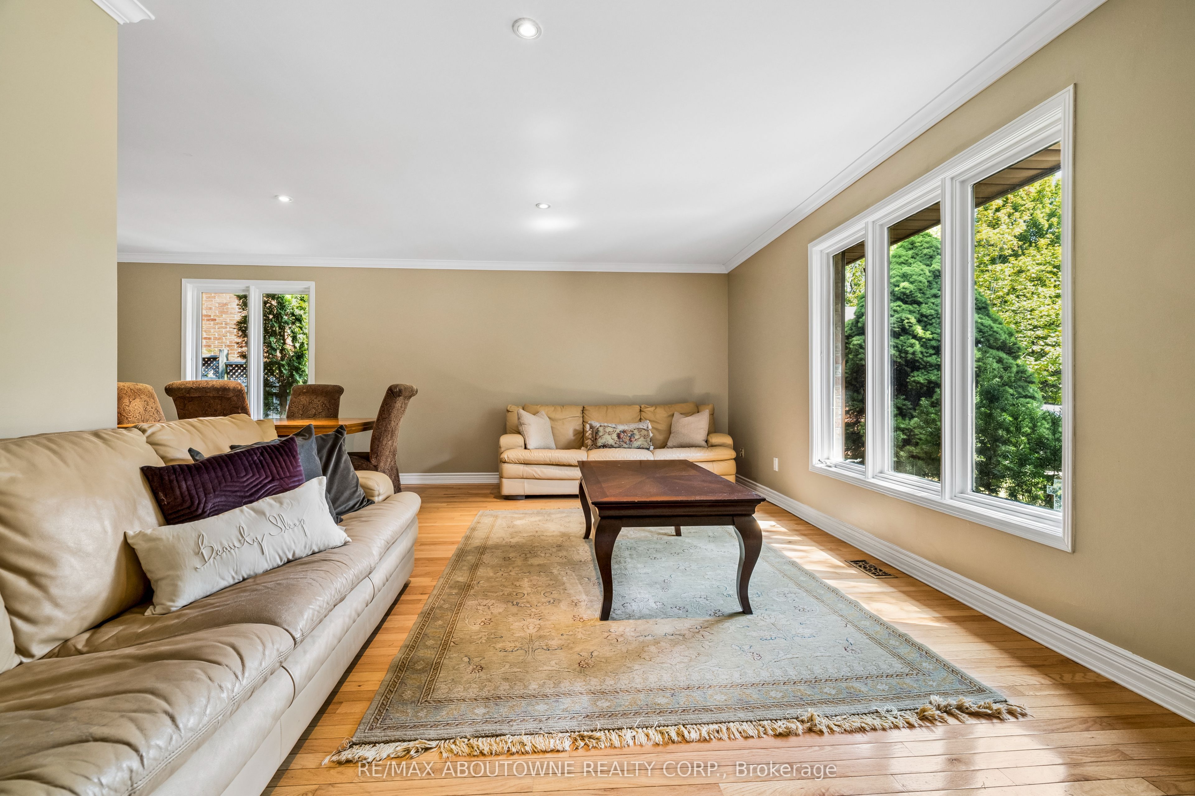2285 Dunedin Road Property Photo 9