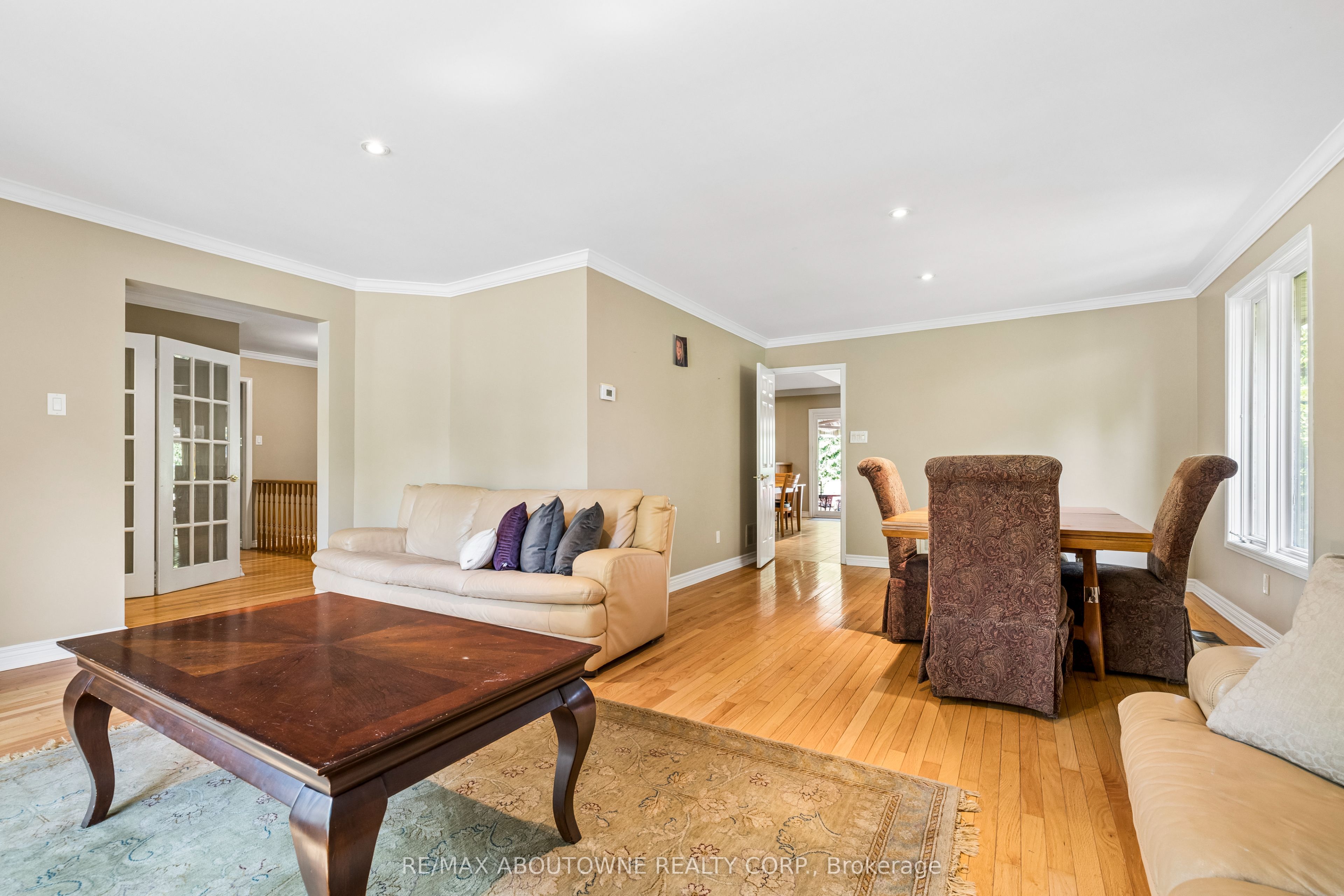 2285 Dunedin Road Property Photo 12
