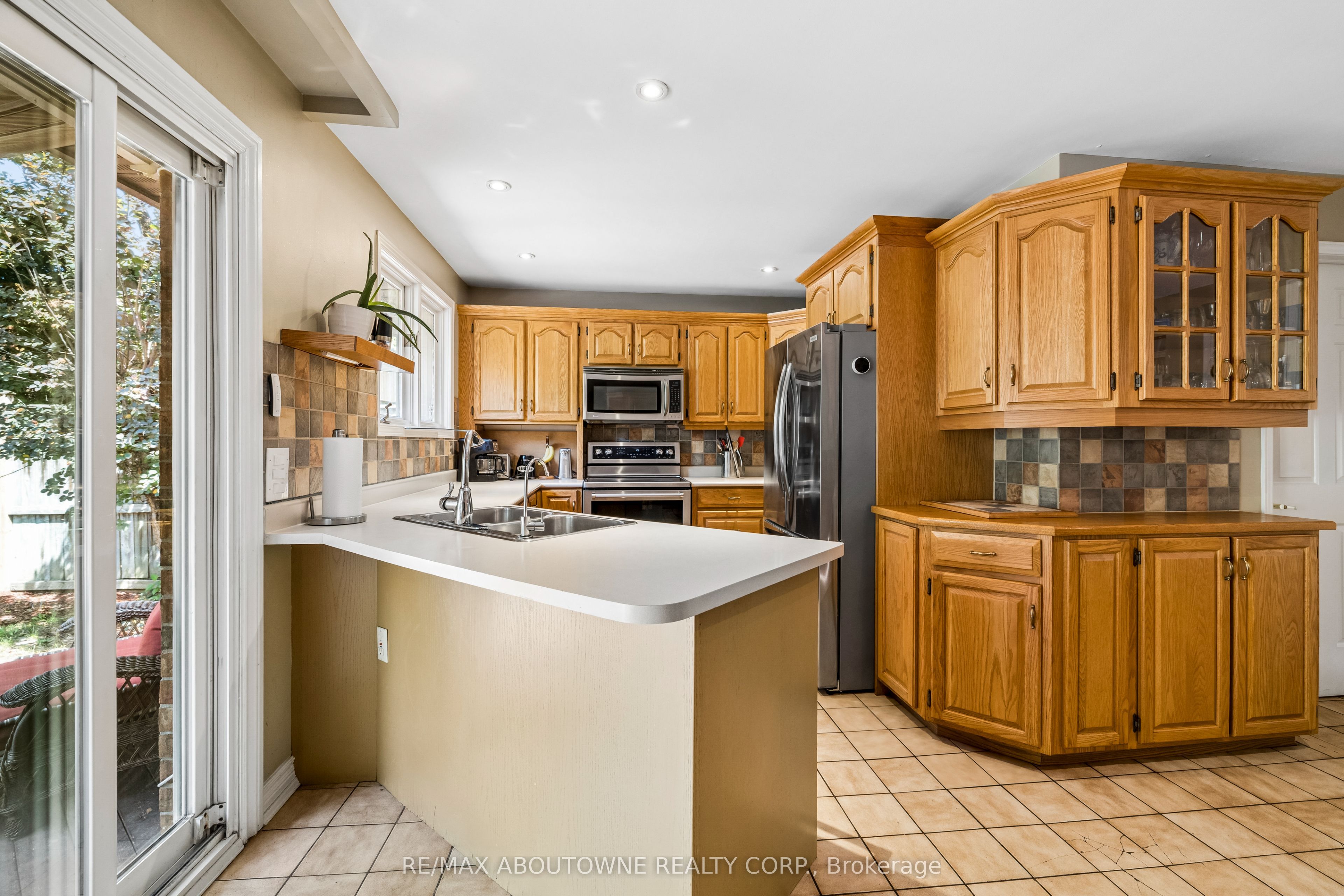 2285 Dunedin Road Property Photo 15