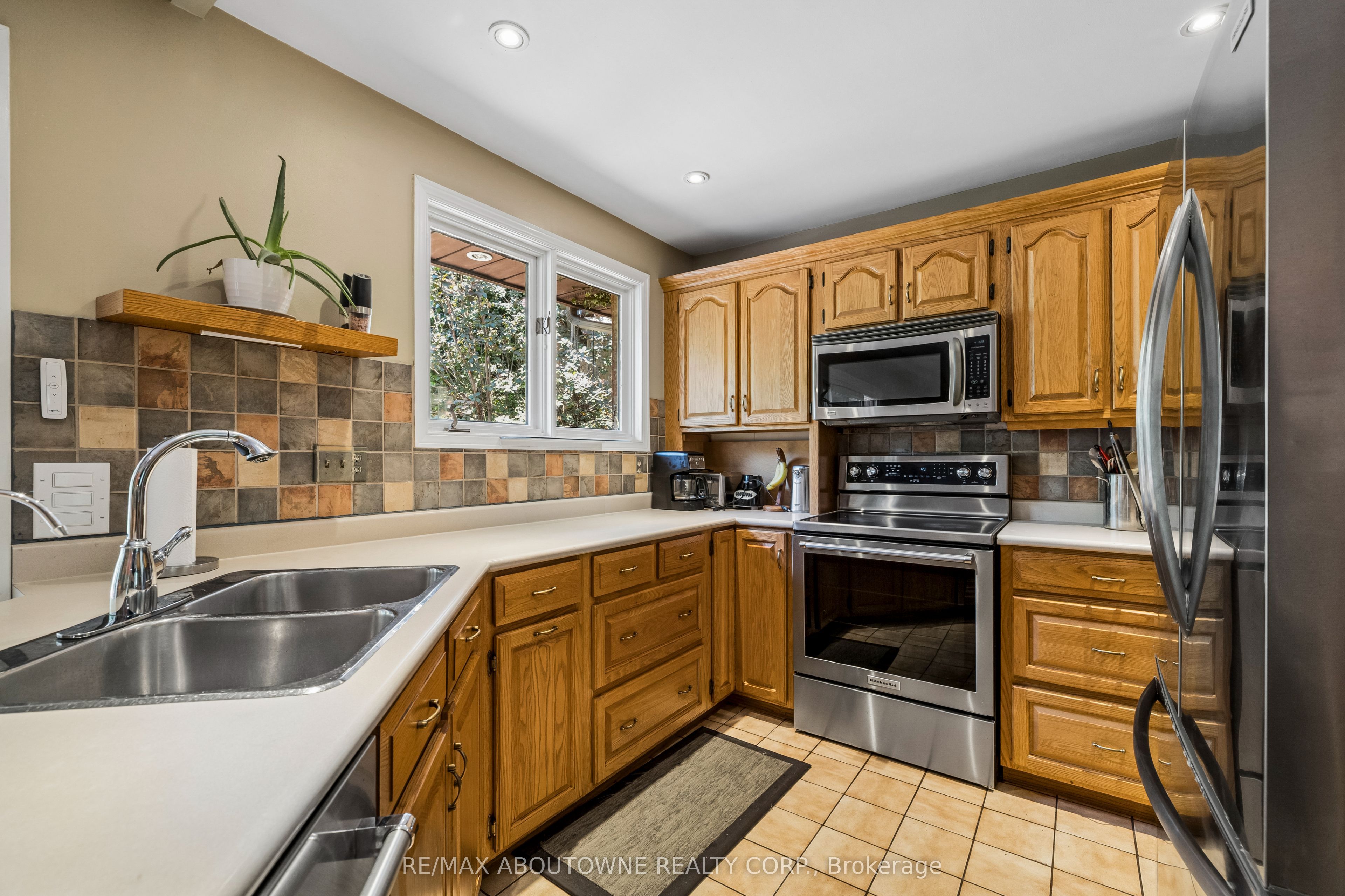 2285 Dunedin Road Property Photo 16