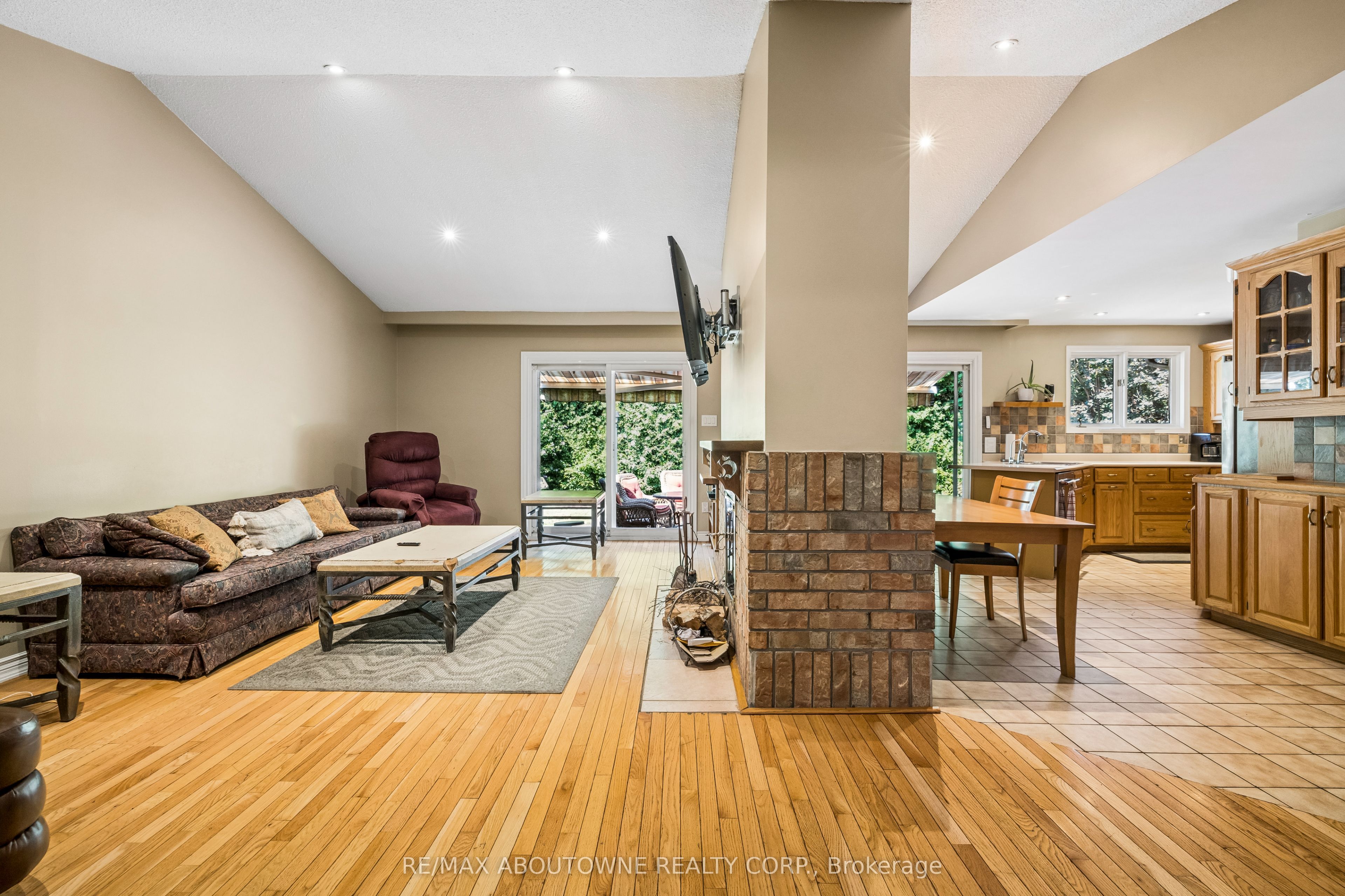 2285 Dunedin Road Property Photo 19