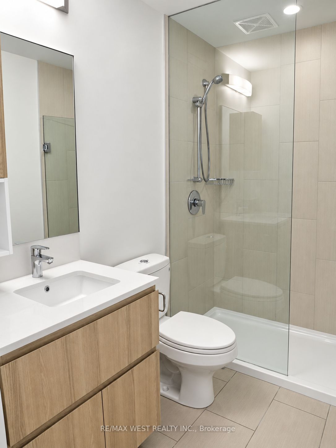36 Park Lawn Road 2107 Property Photo 4