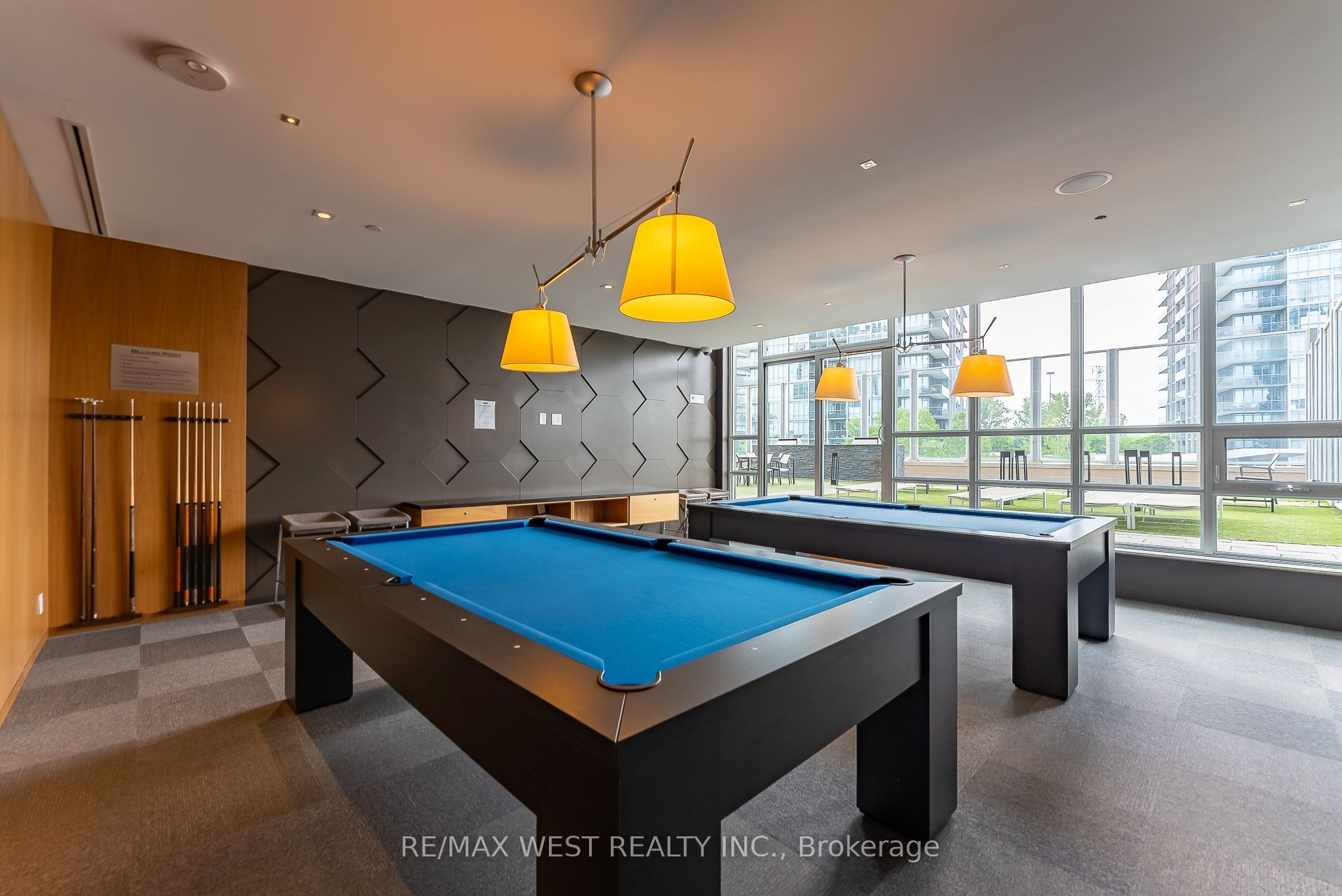 36 Park Lawn Road 2107 Property Photo 11