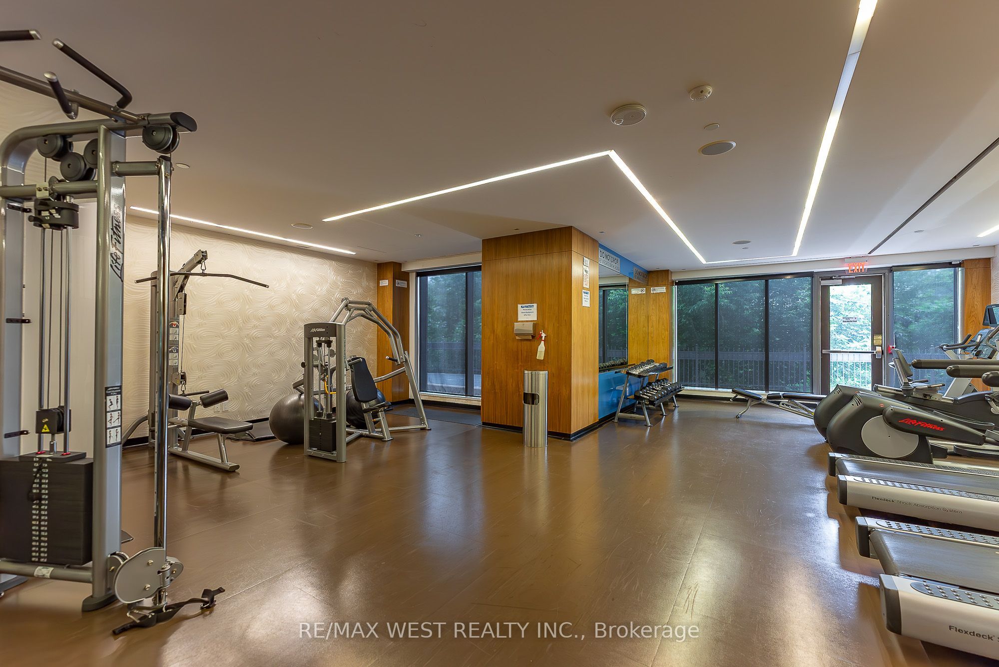 36 Park Lawn Road 2107 Property Photo 12