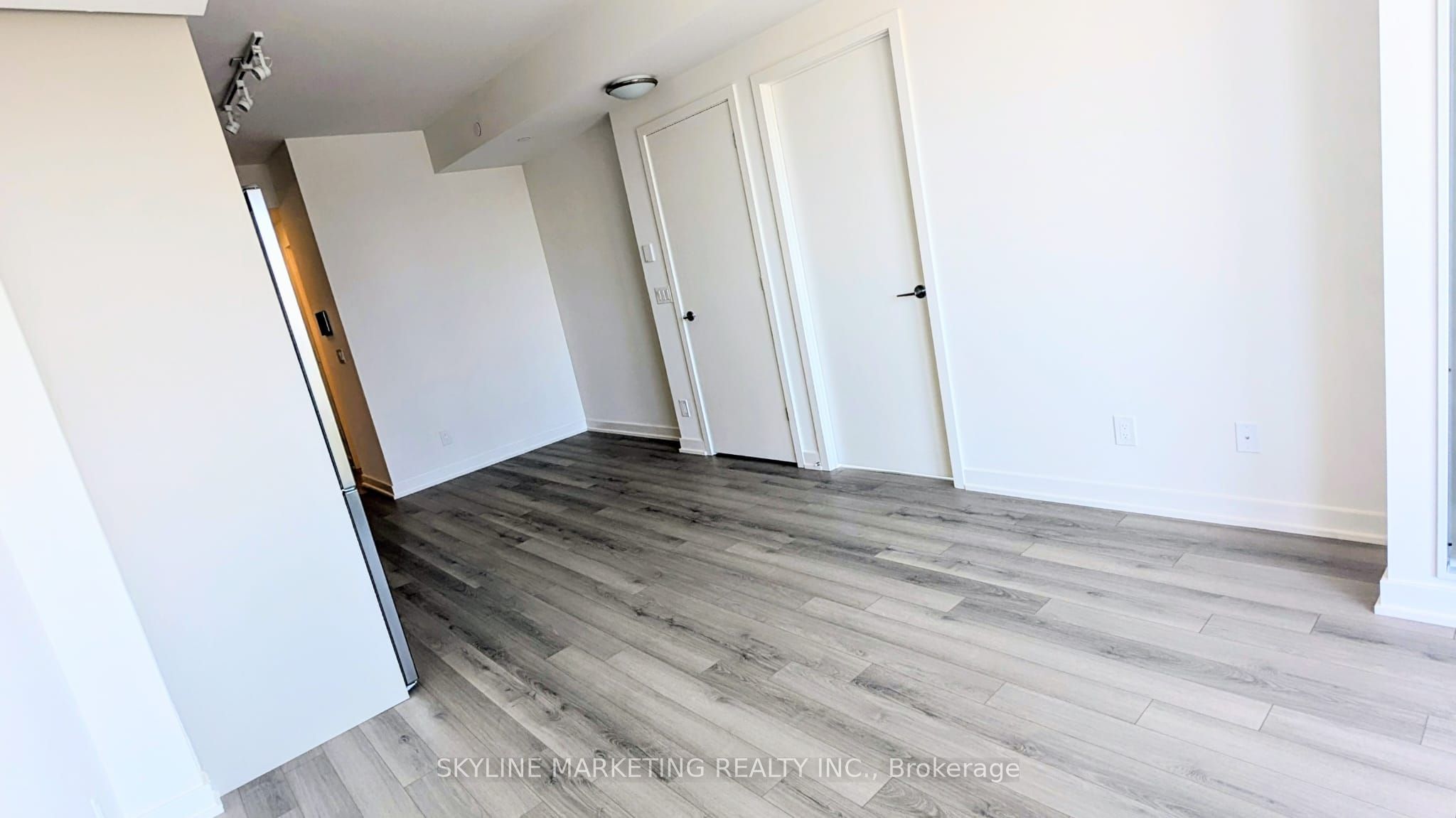 3079 Trafalgar Road 1504 Property Photo 7