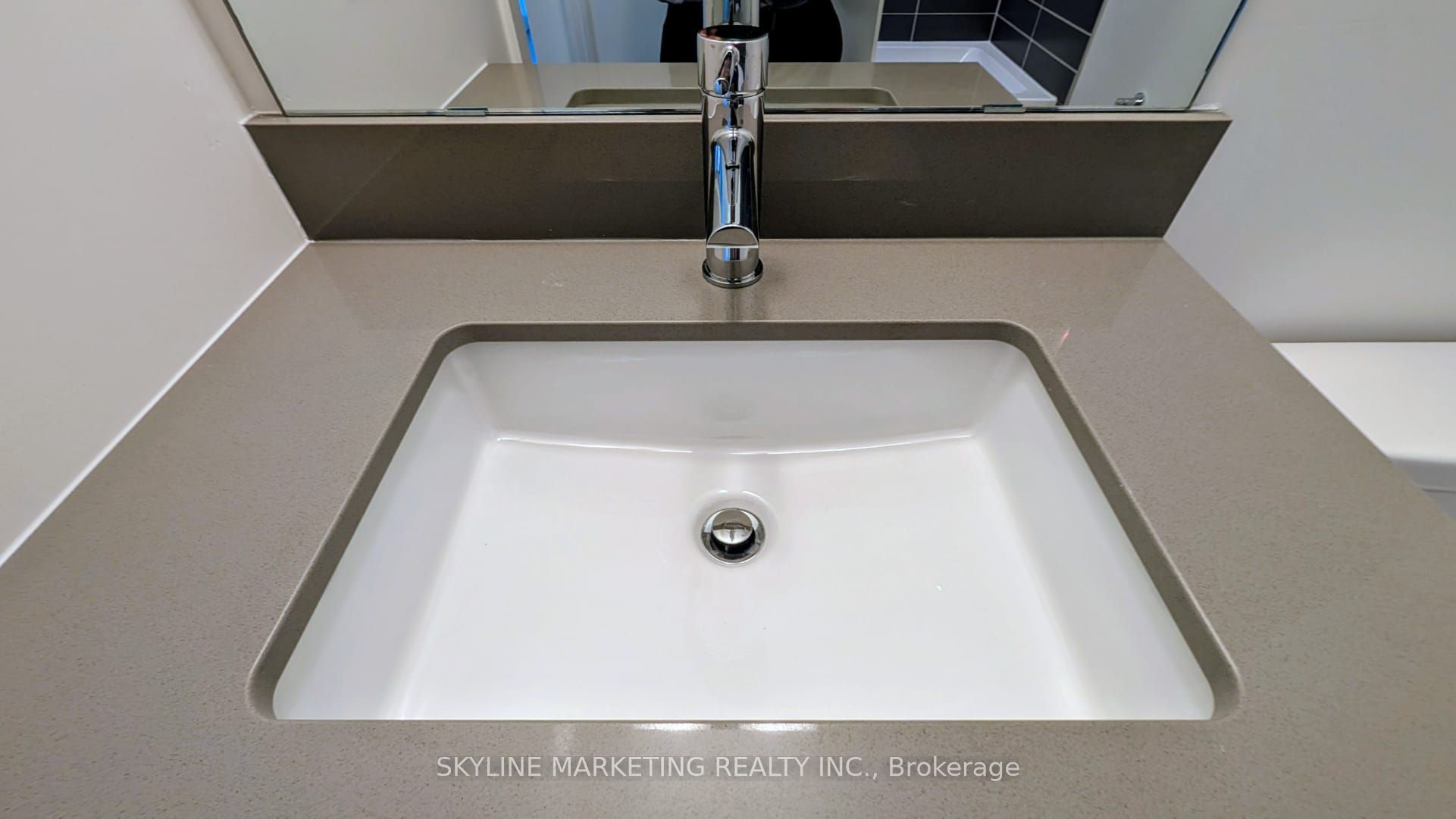 3079 Trafalgar Road 1504 Property Photo 14