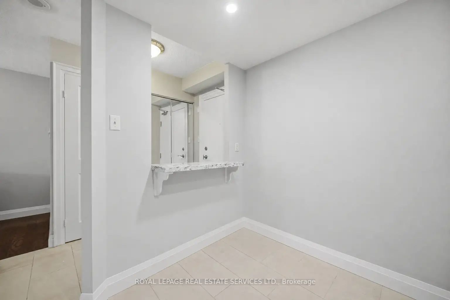 8 Lisa Street 306 Property Photo 9