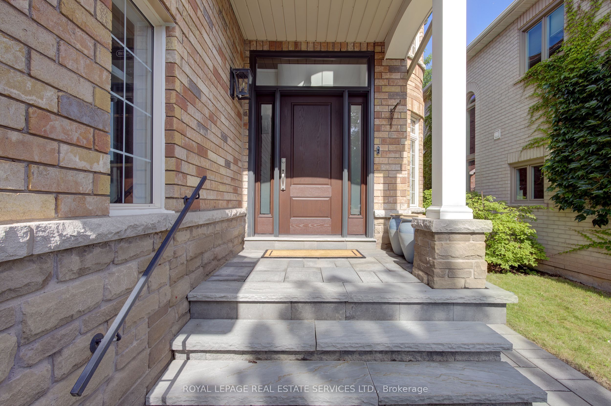 2329 Glenfield Road Property Photo 3