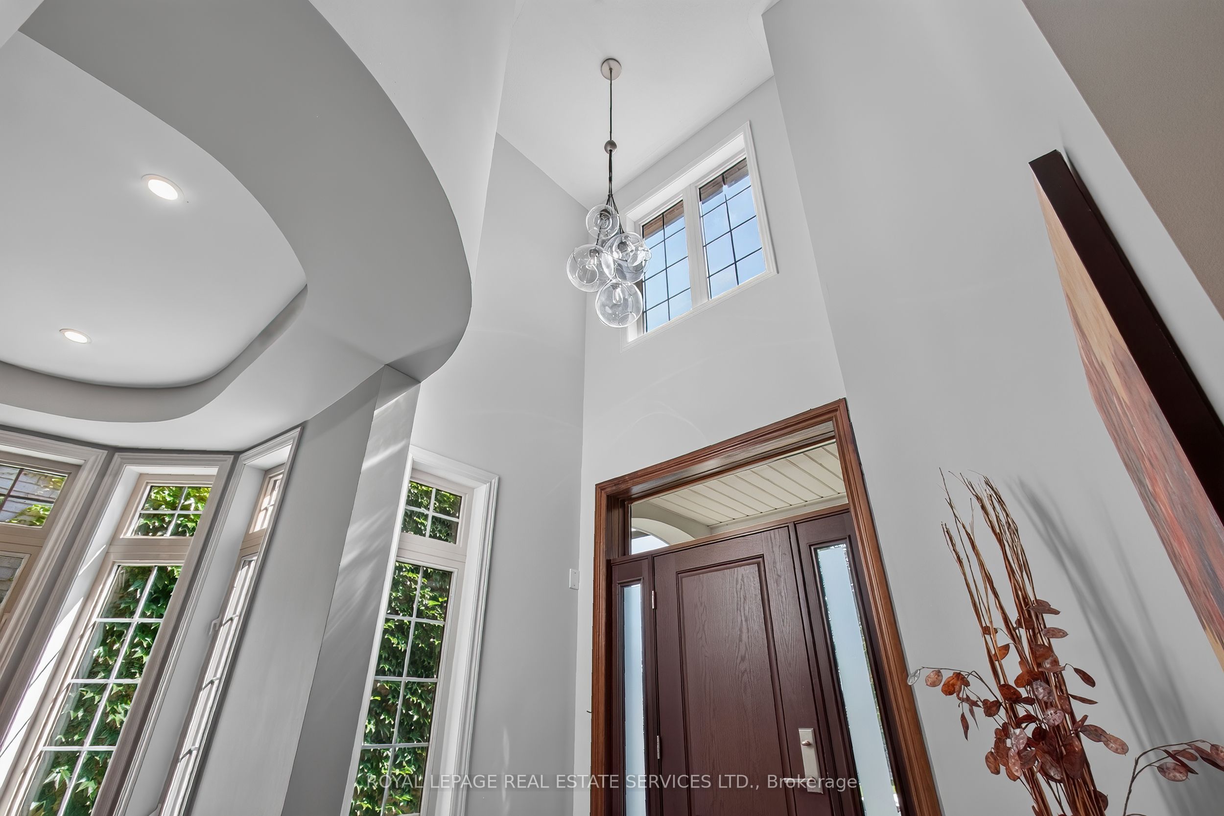 2329 Glenfield Road Property Photo 6
