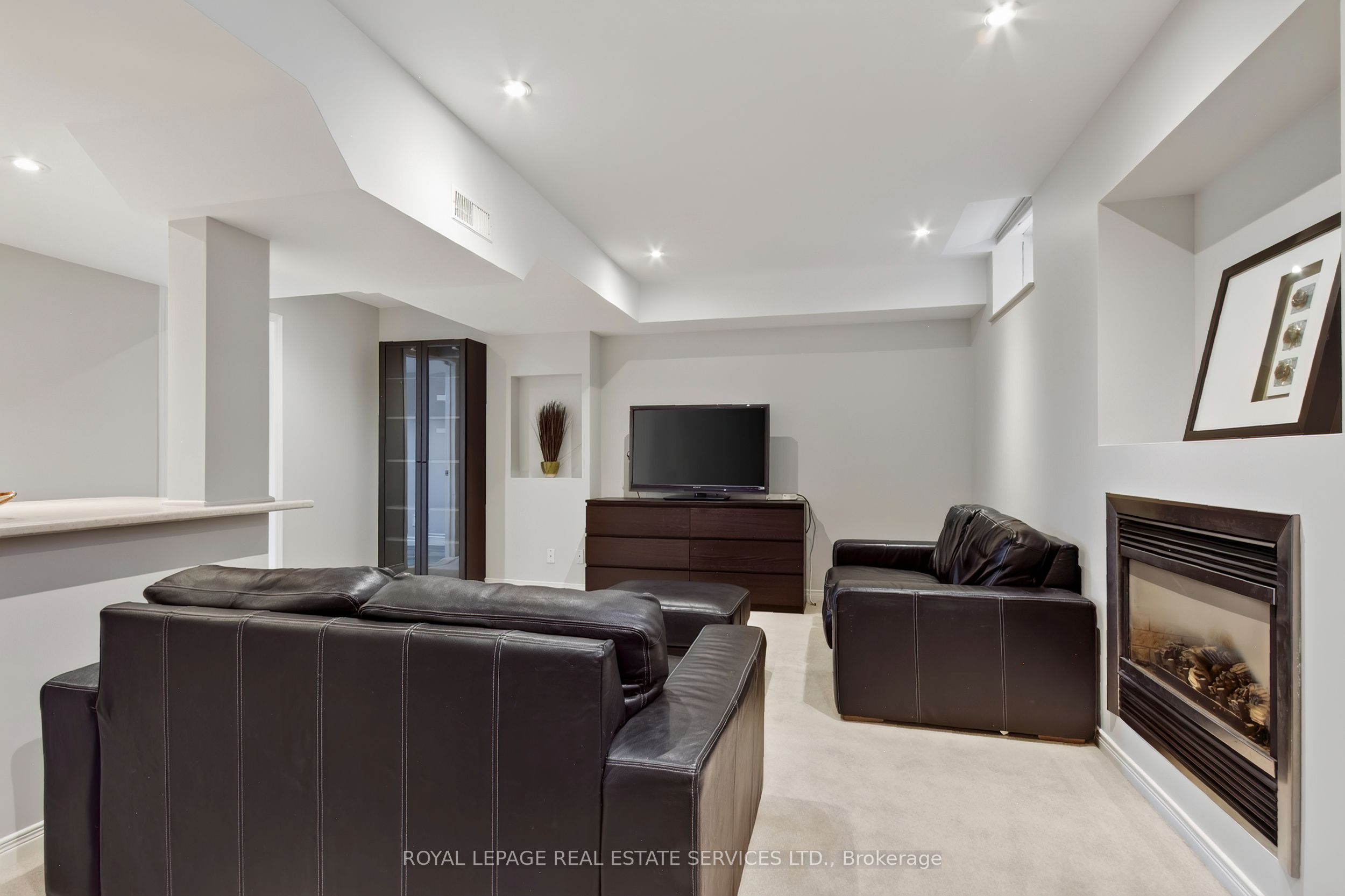 2329 Glenfield Road Property Photo 34