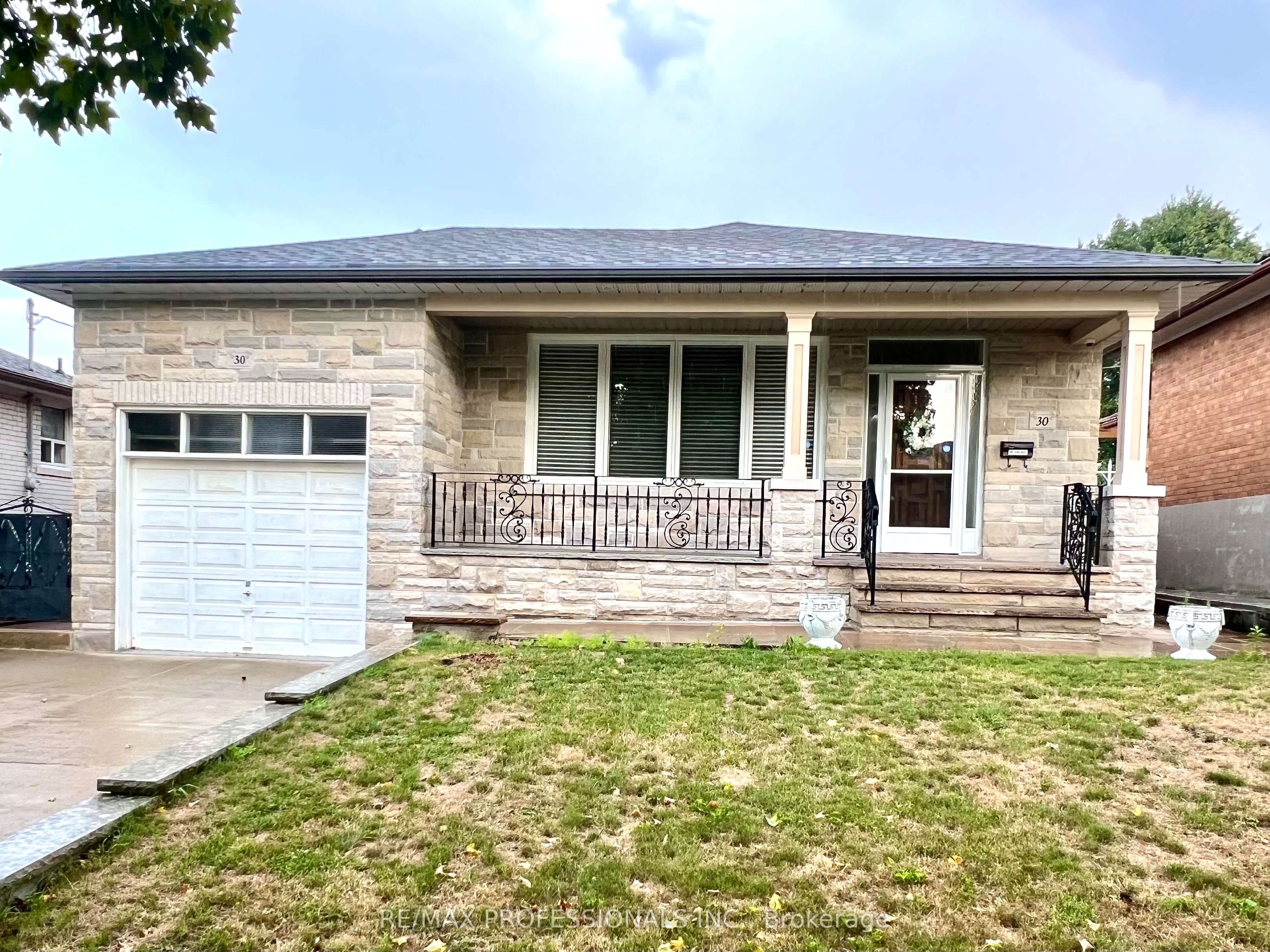 30 Lemonwood Drive Property Photo 1