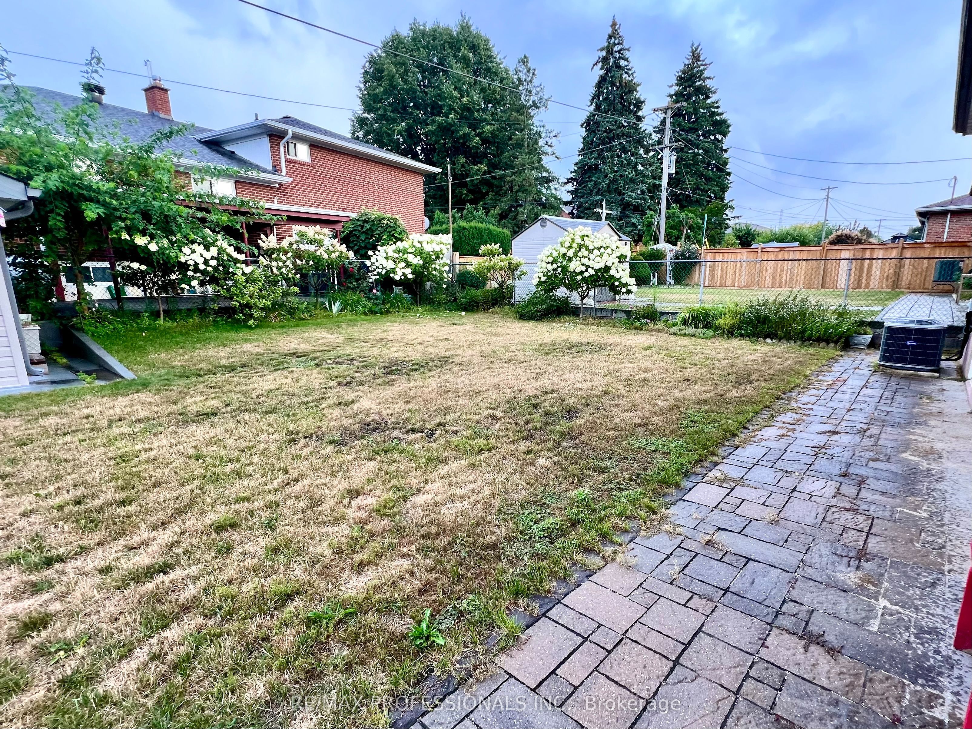 30 Lemonwood Drive Property Photo 3