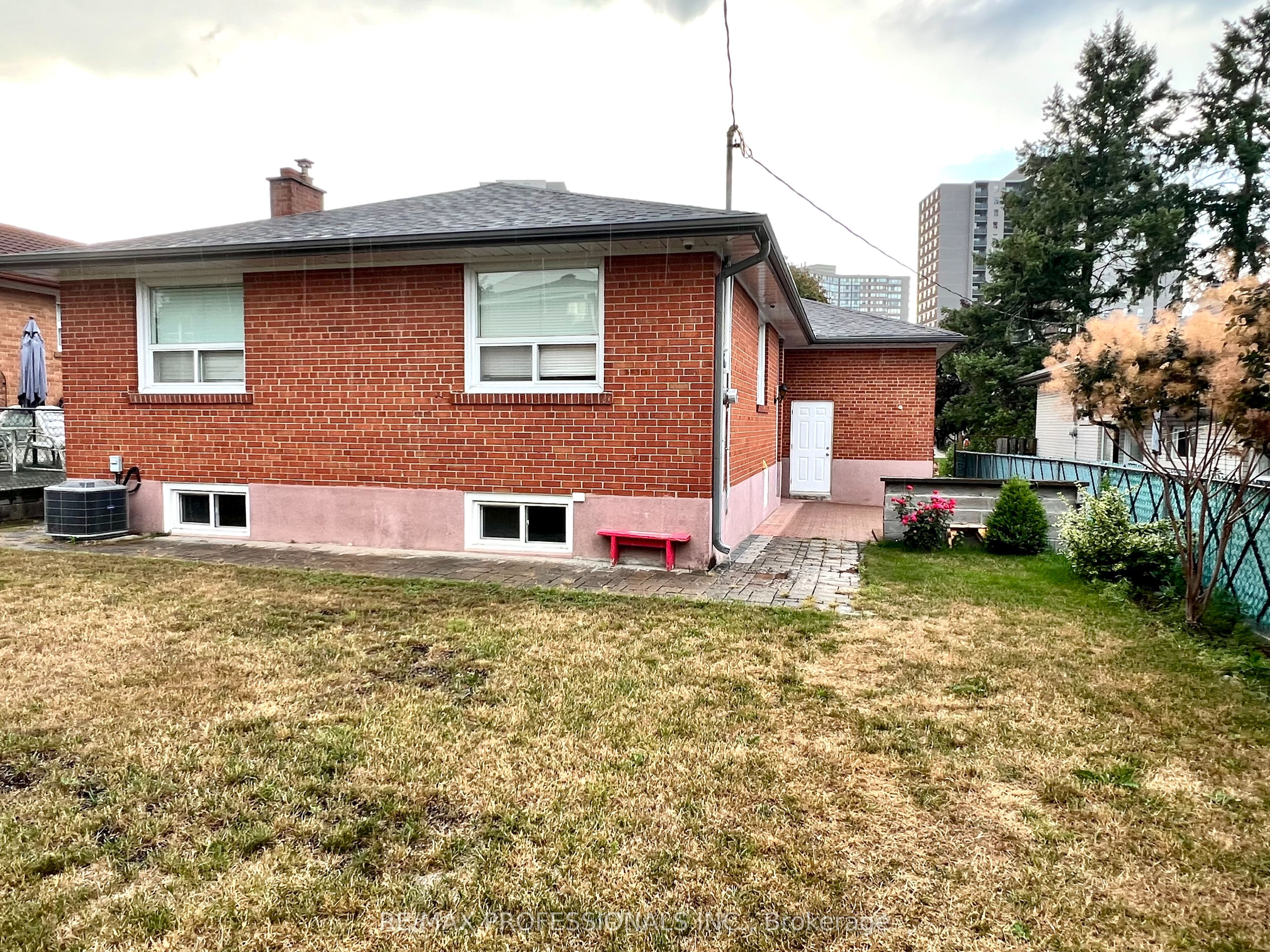 30 Lemonwood Drive Property Photo 4