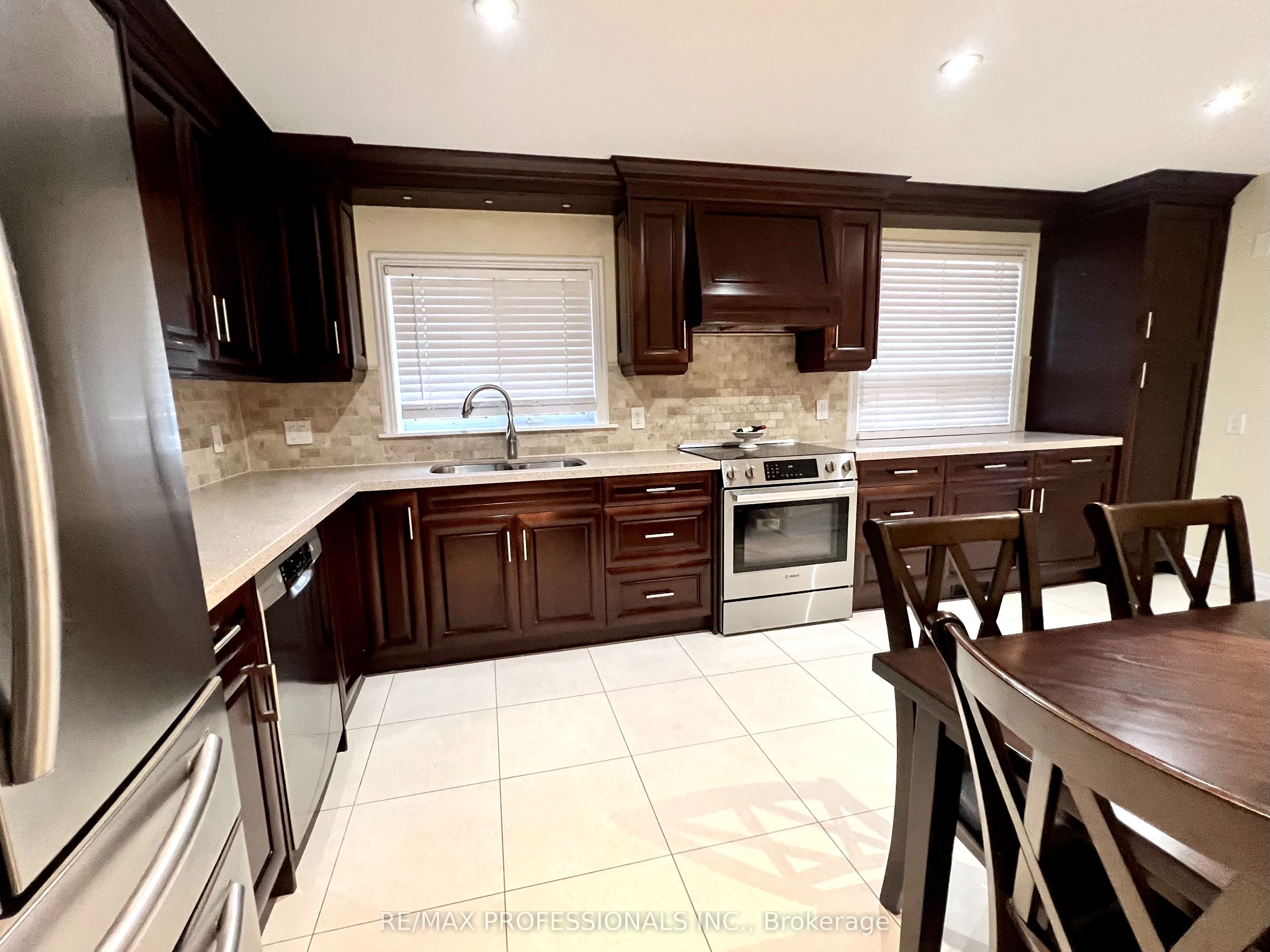 30 Lemonwood Drive Property Photo 9