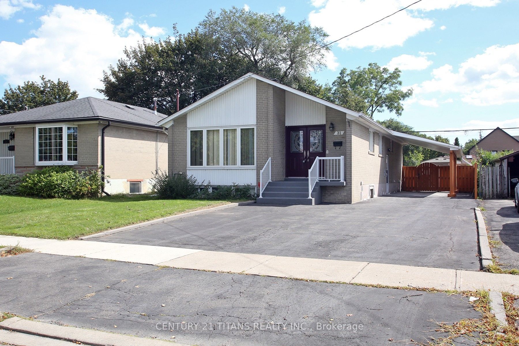 31 Monterrey Drive Property Photo 1