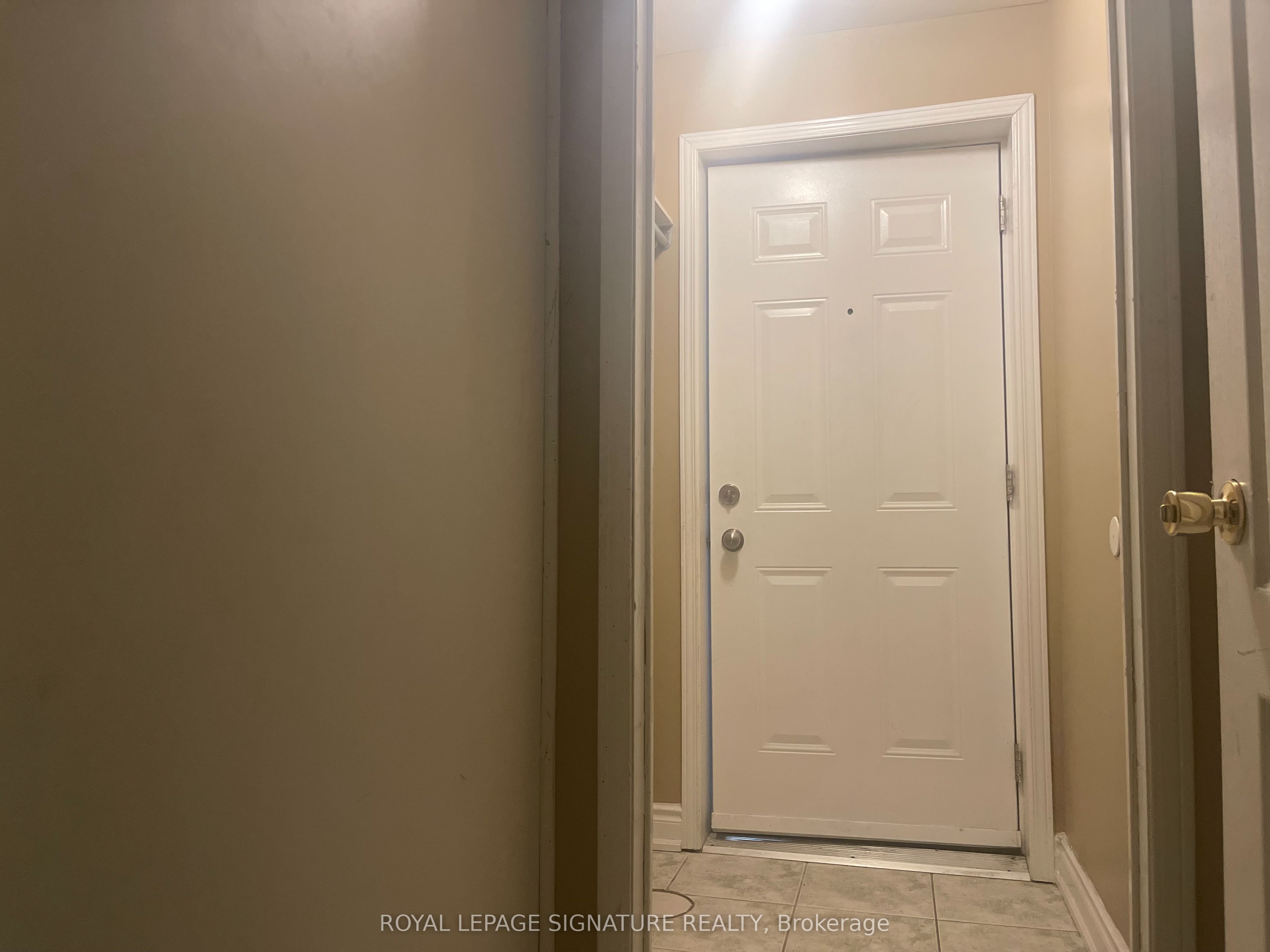 37 Whiteface Crescent Property Photo 2