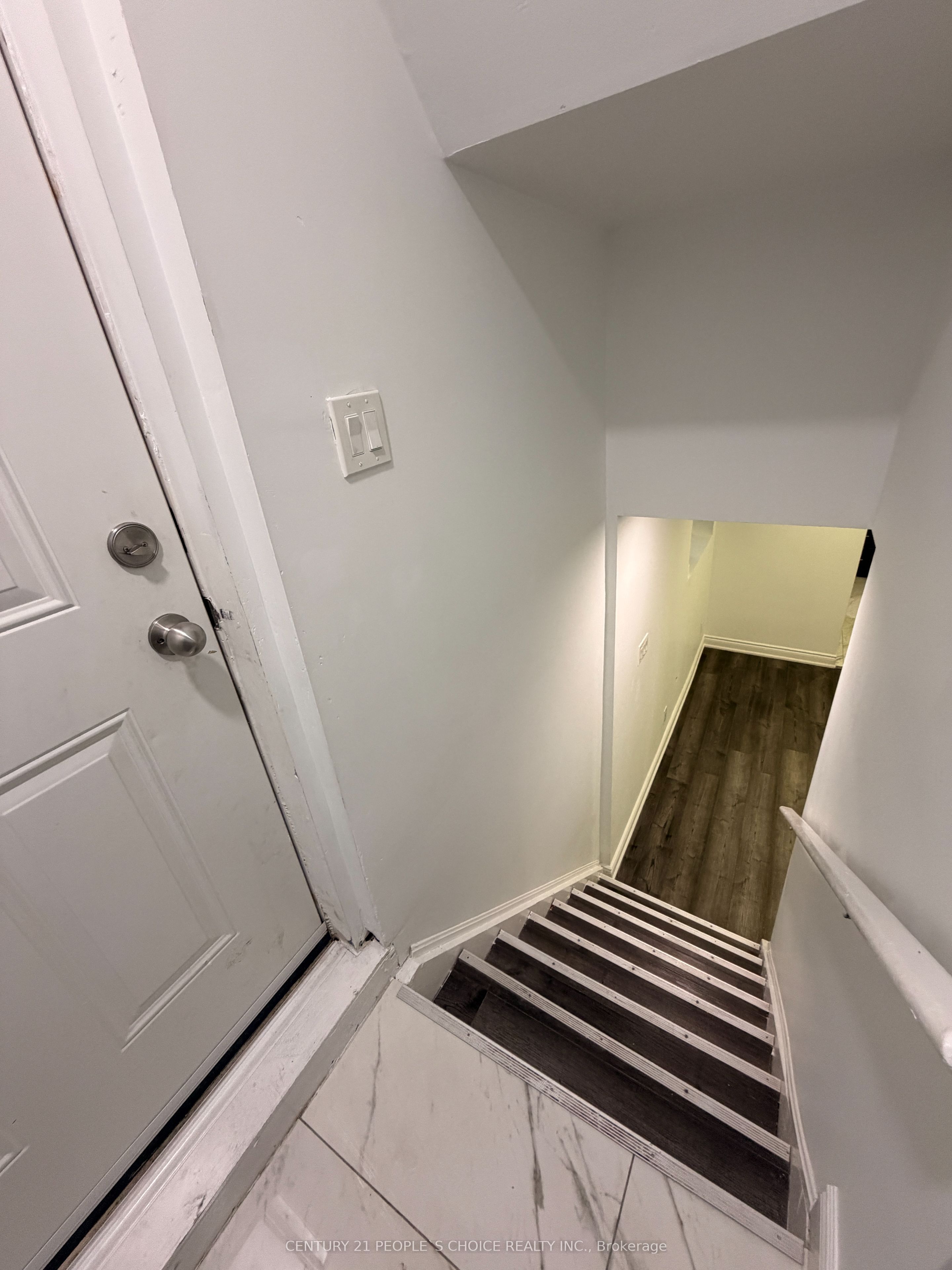 36 Allangrove Drive Unit 2 Property Photo 3