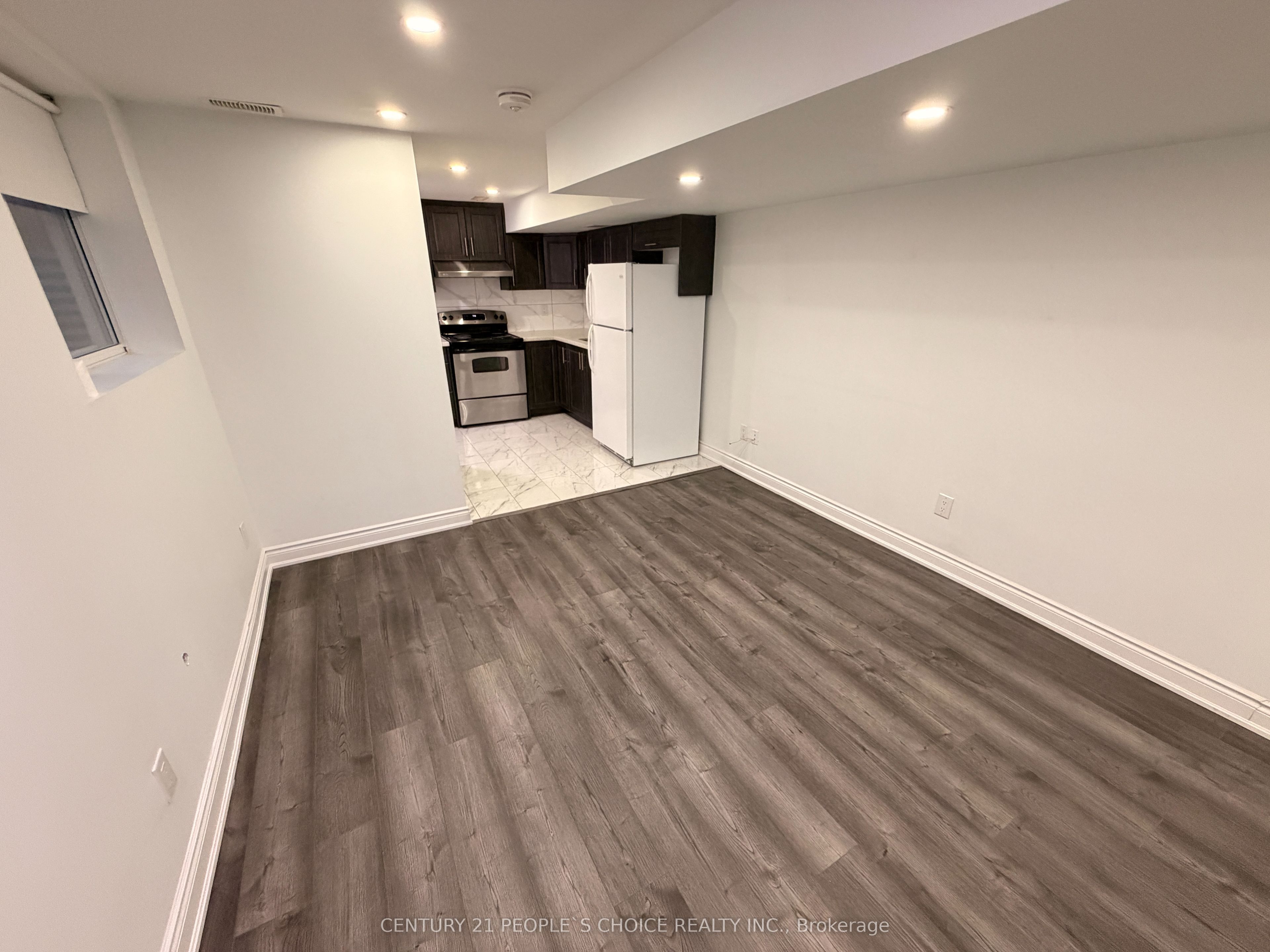 36 Allangrove Drive Unit 2 Property Photo 4