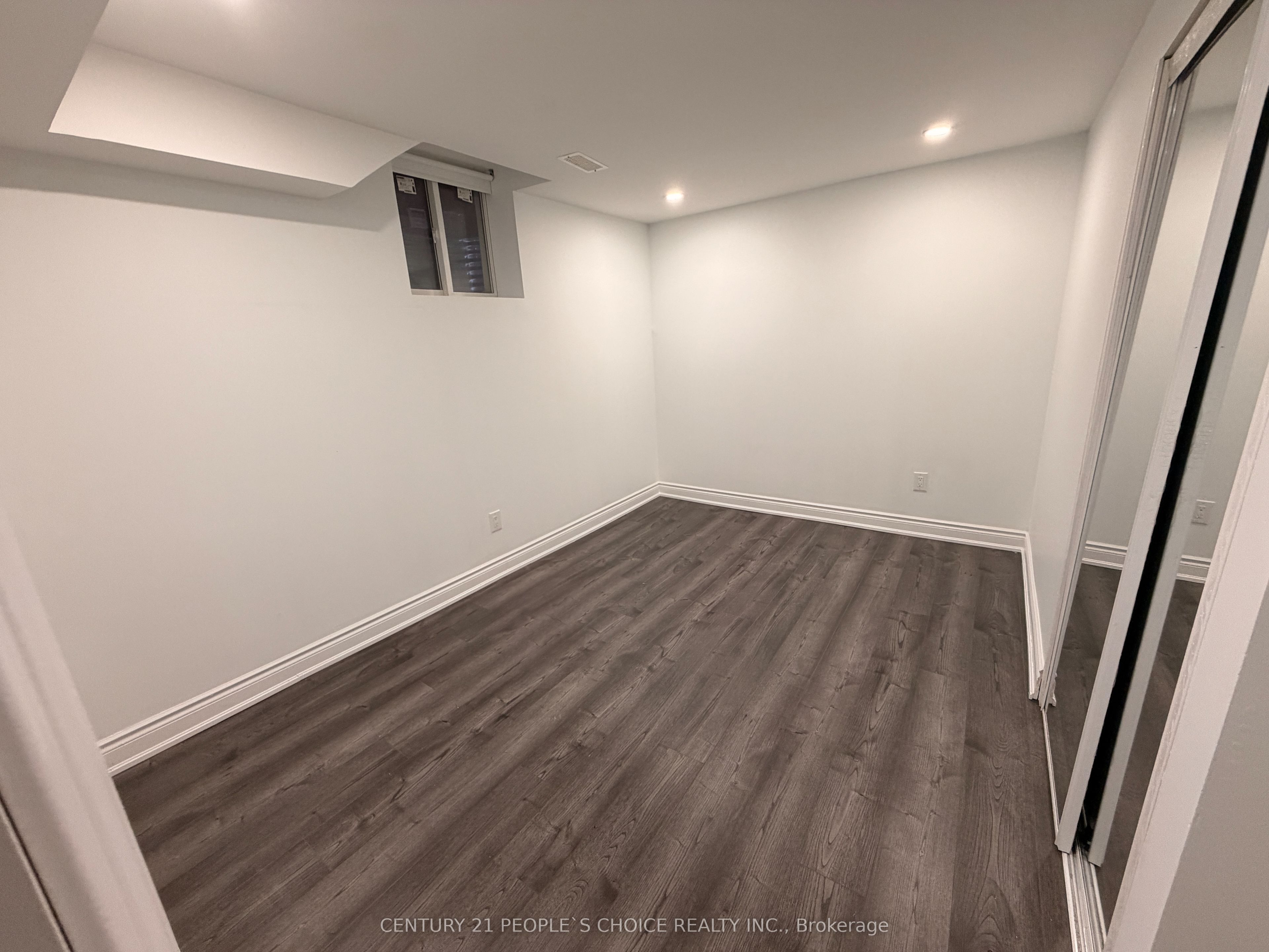 36 Allangrove Drive Unit 2 Property Photo 10