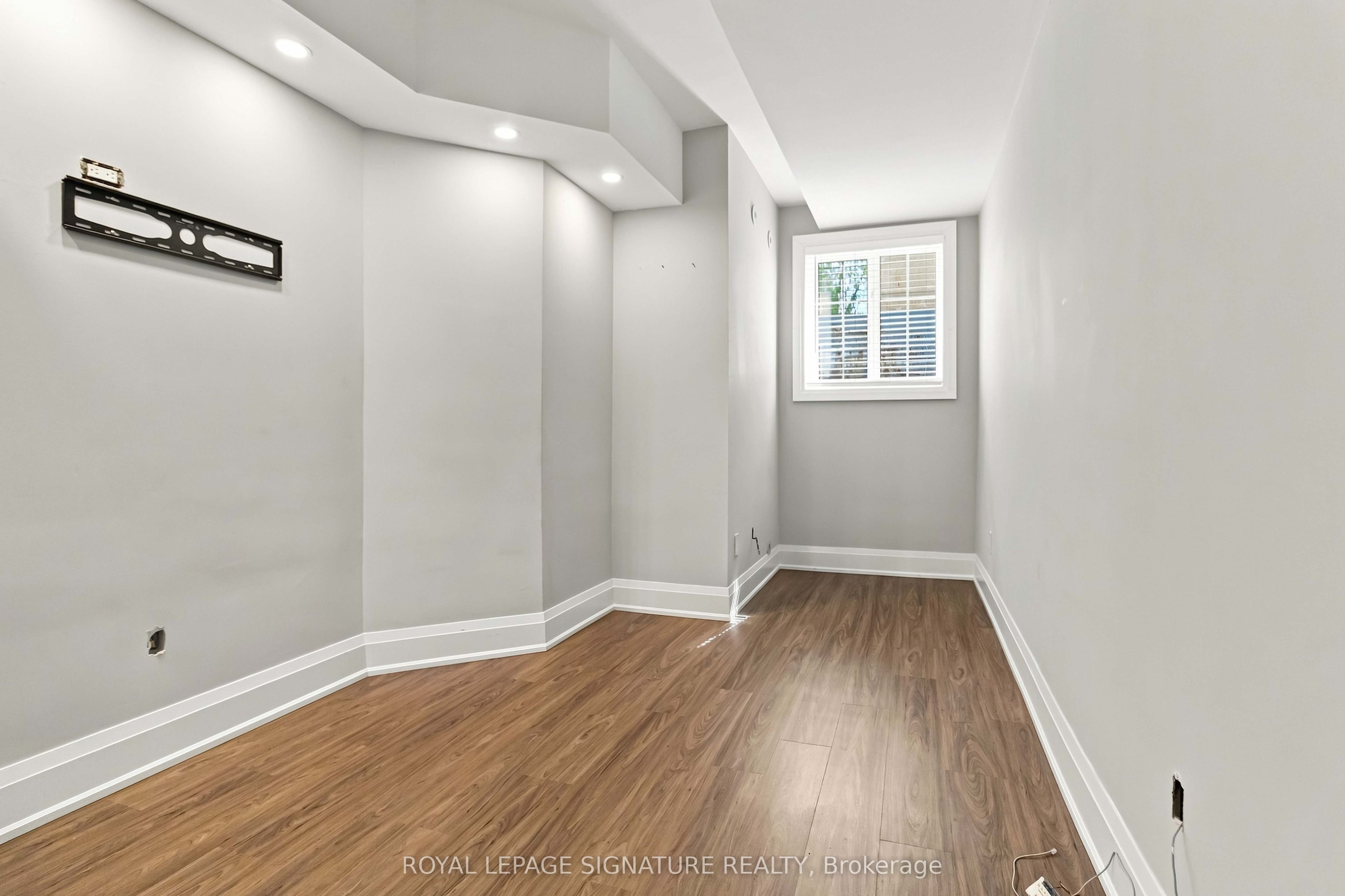 605 Shoreline Drive 9 Property Photo 17