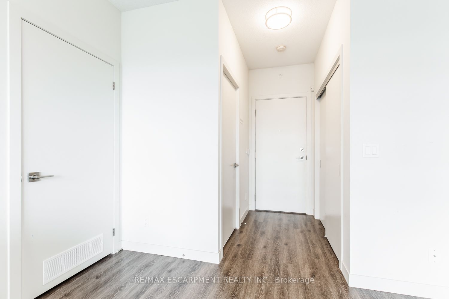 2087 Fairview Street 2107 Property Photo 6