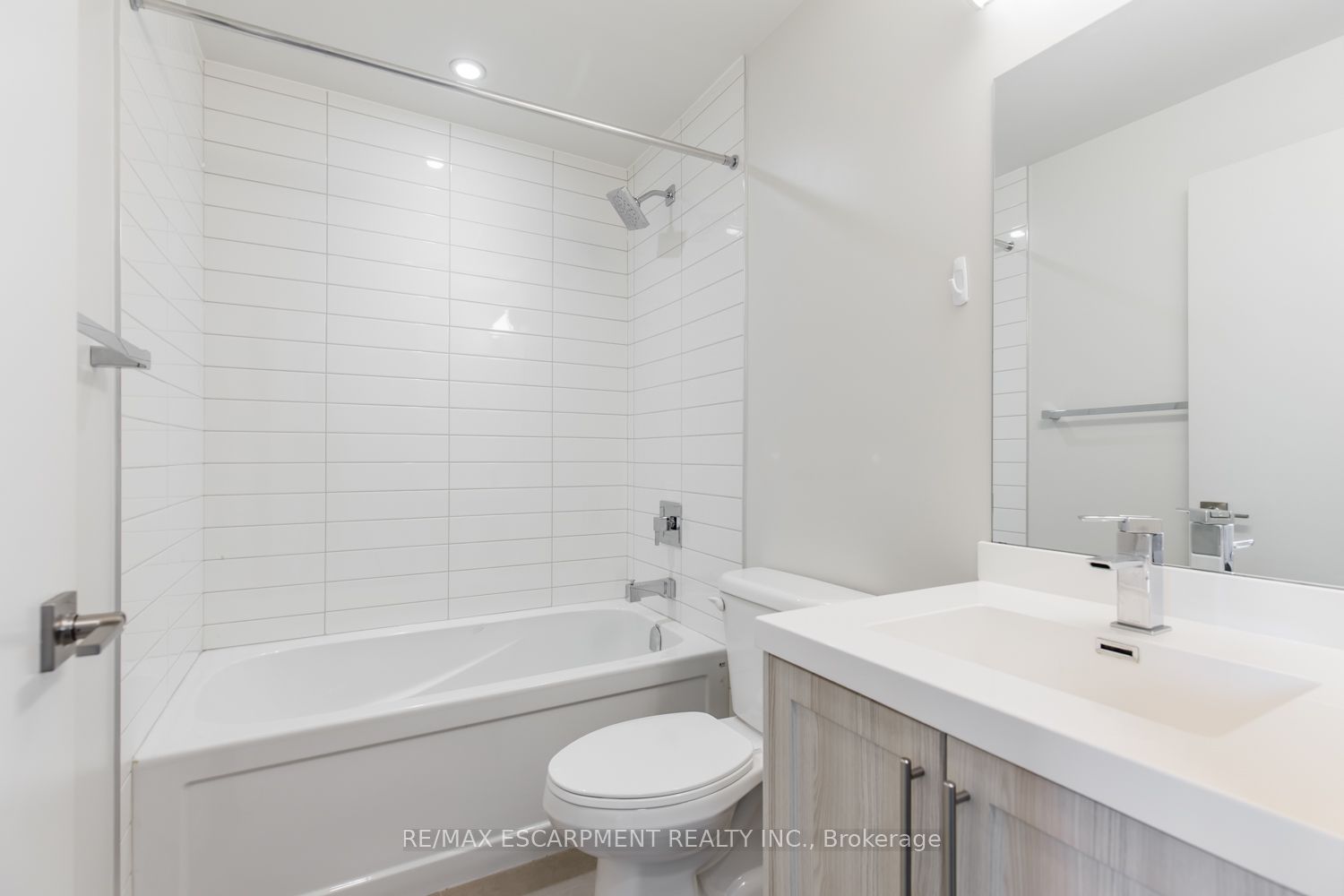2087 Fairview Street 2107 Property Photo 18