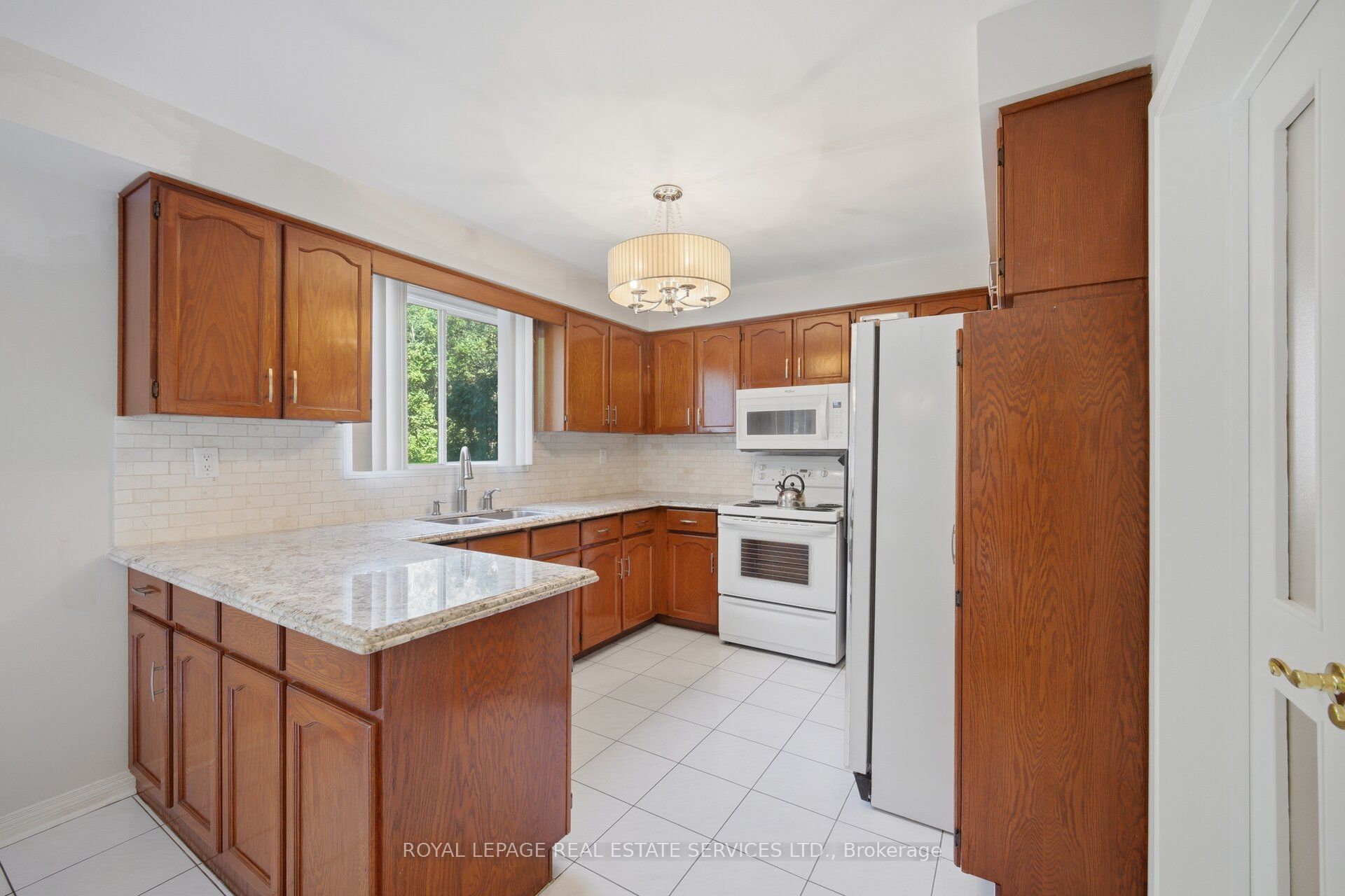124 Stilecroft Drive Property Photo 13