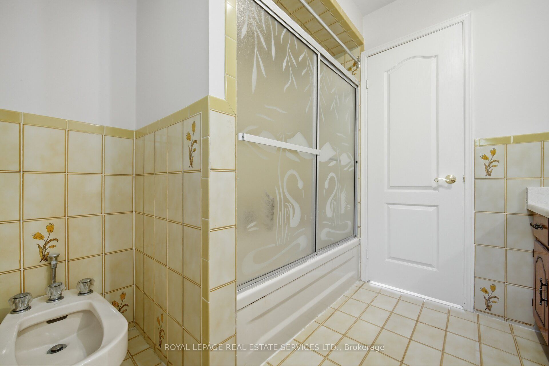 124 Stilecroft Drive Property Photo 27