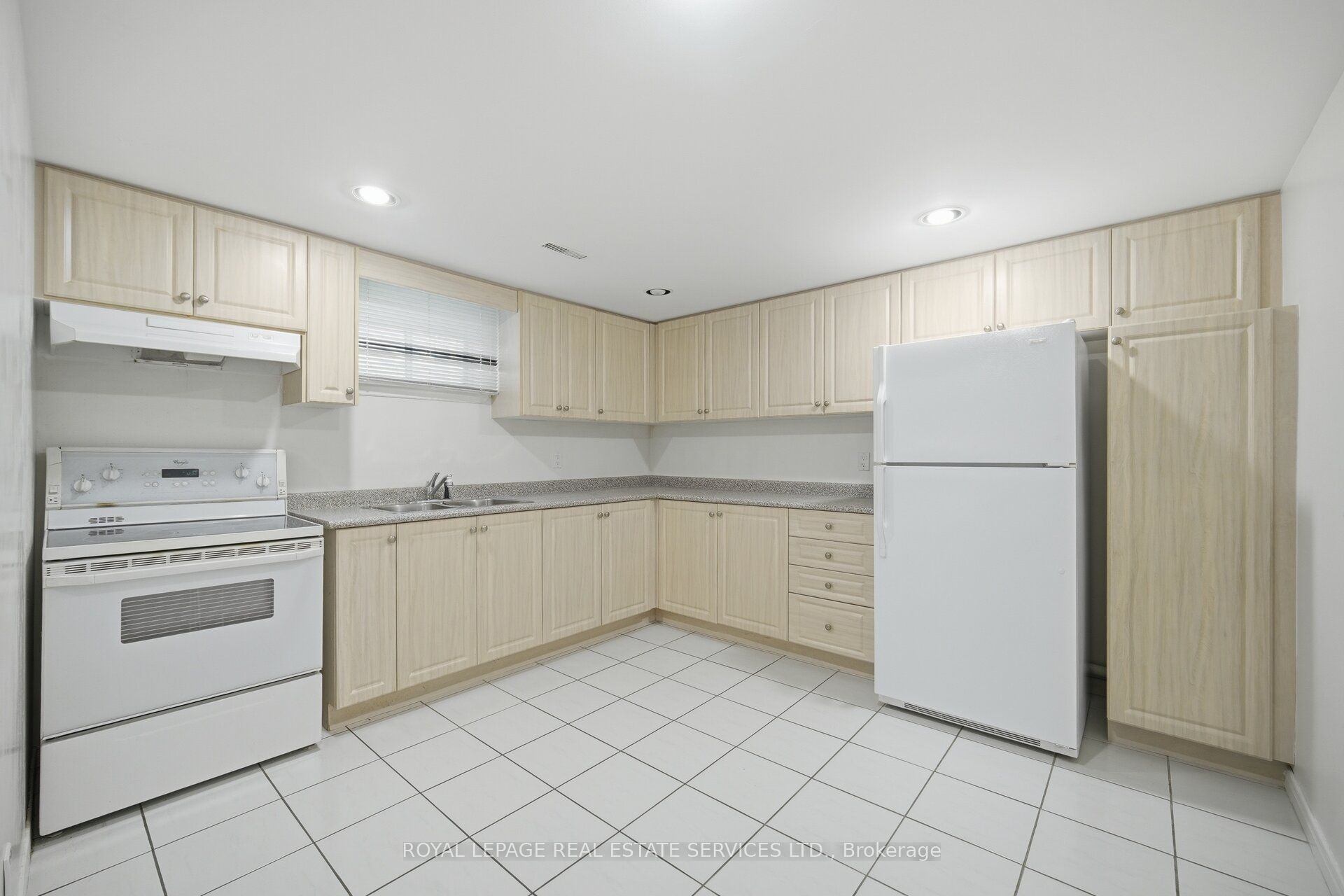 124 Stilecroft Drive Property Photo 37