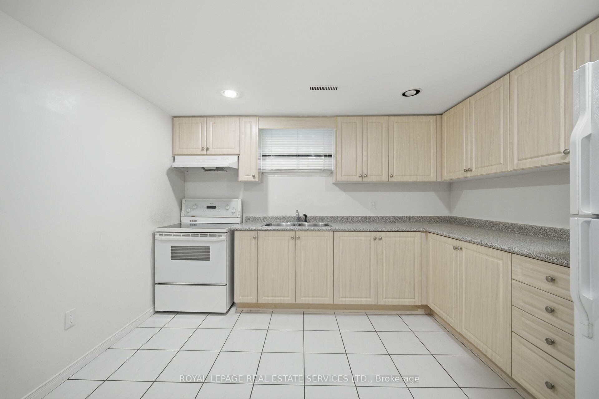 124 Stilecroft Drive Property Photo 38