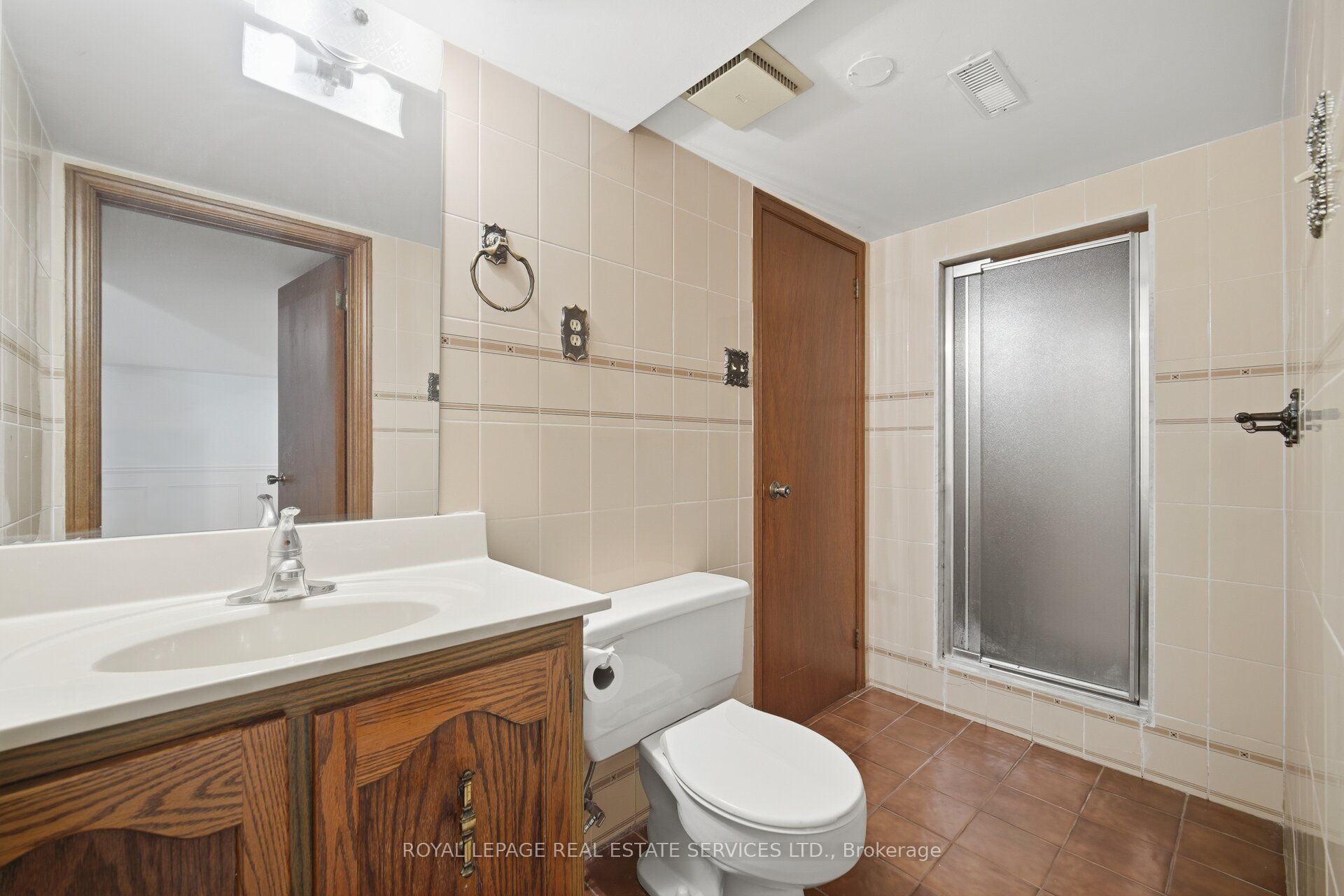 124 Stilecroft Drive Property Photo 42
