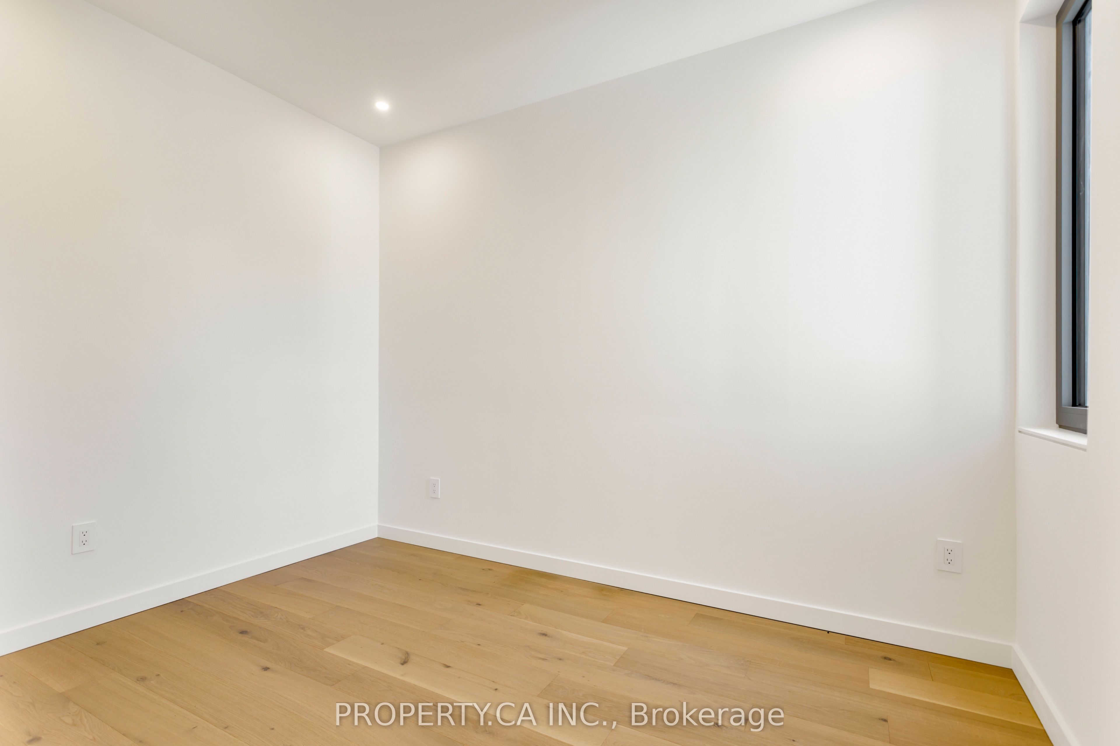 301 Keele Street Unit #3 Property Photo 16
