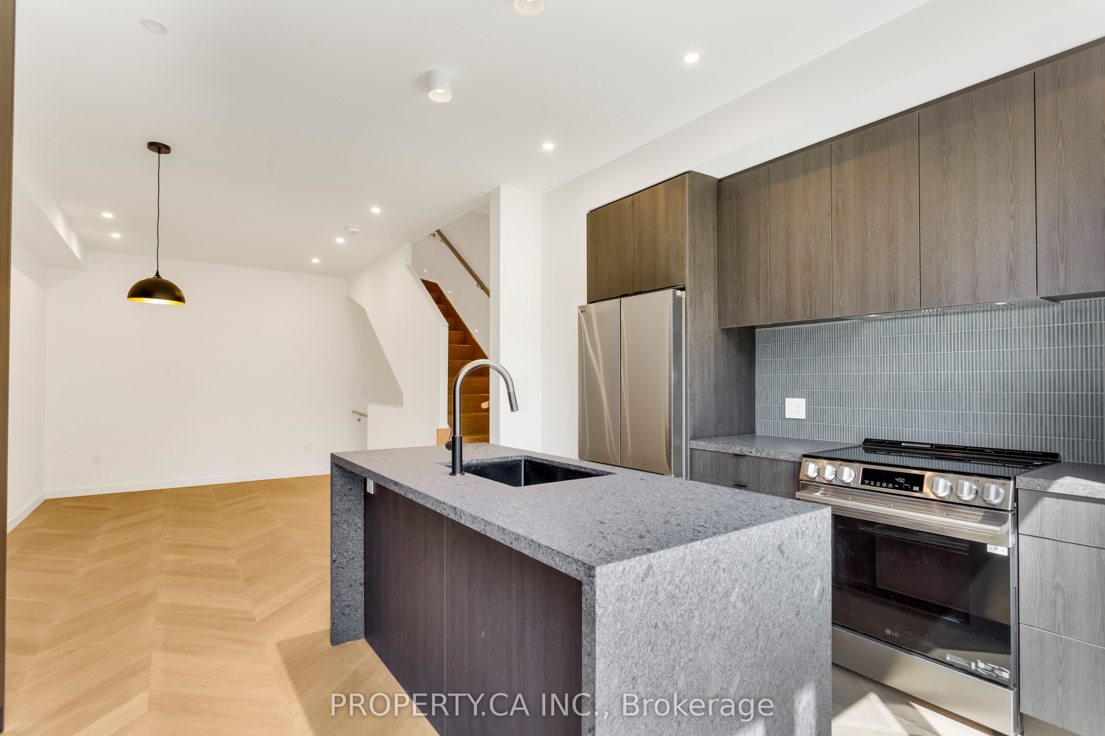 301 Keele Street Unit #4 Property Photo 8