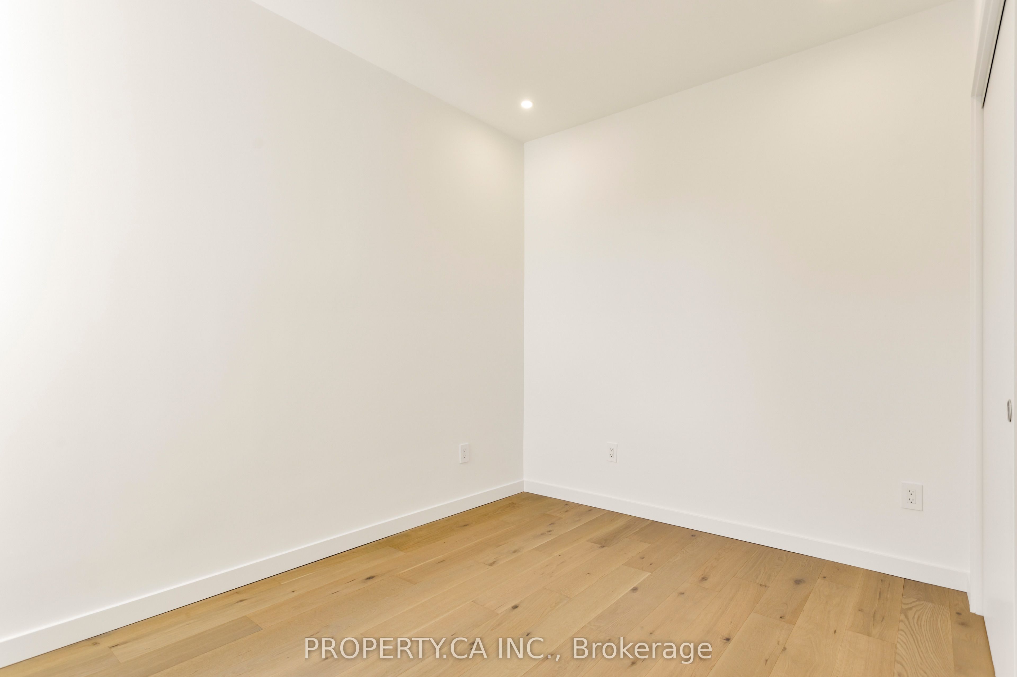 301 Keele Street Unit #4 Property Photo 19