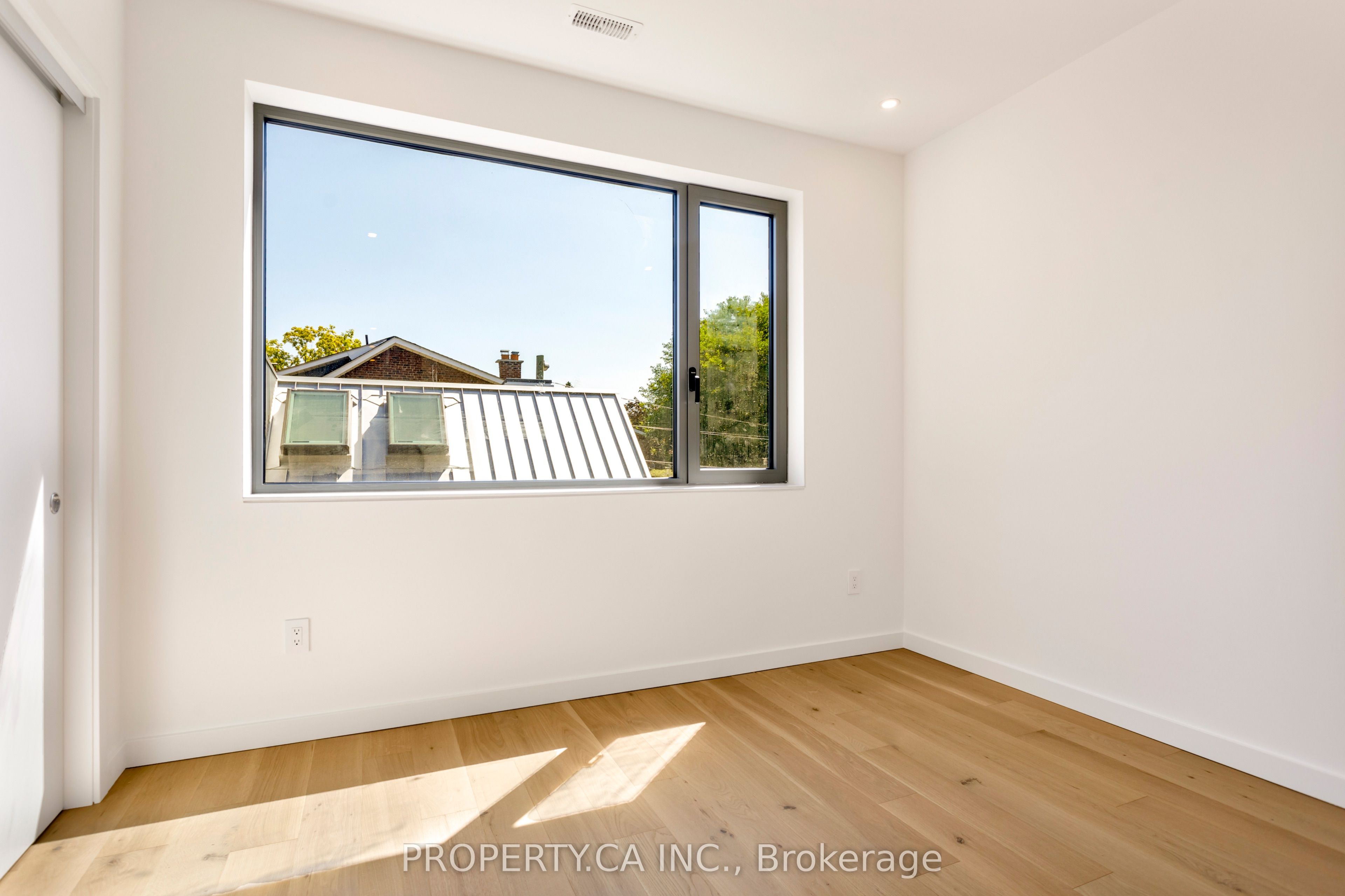 301 Keele Street Unit #4 Property Photo 22