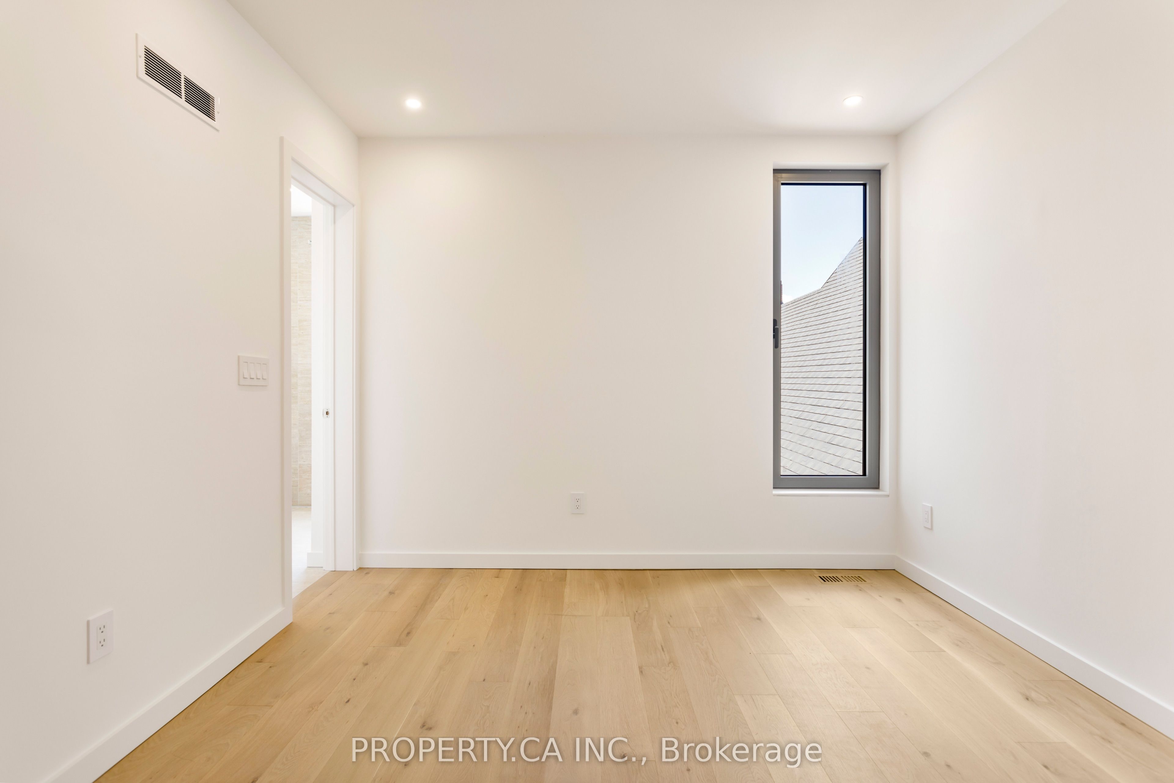 301 Keele Street Unit #4 Property Photo 30