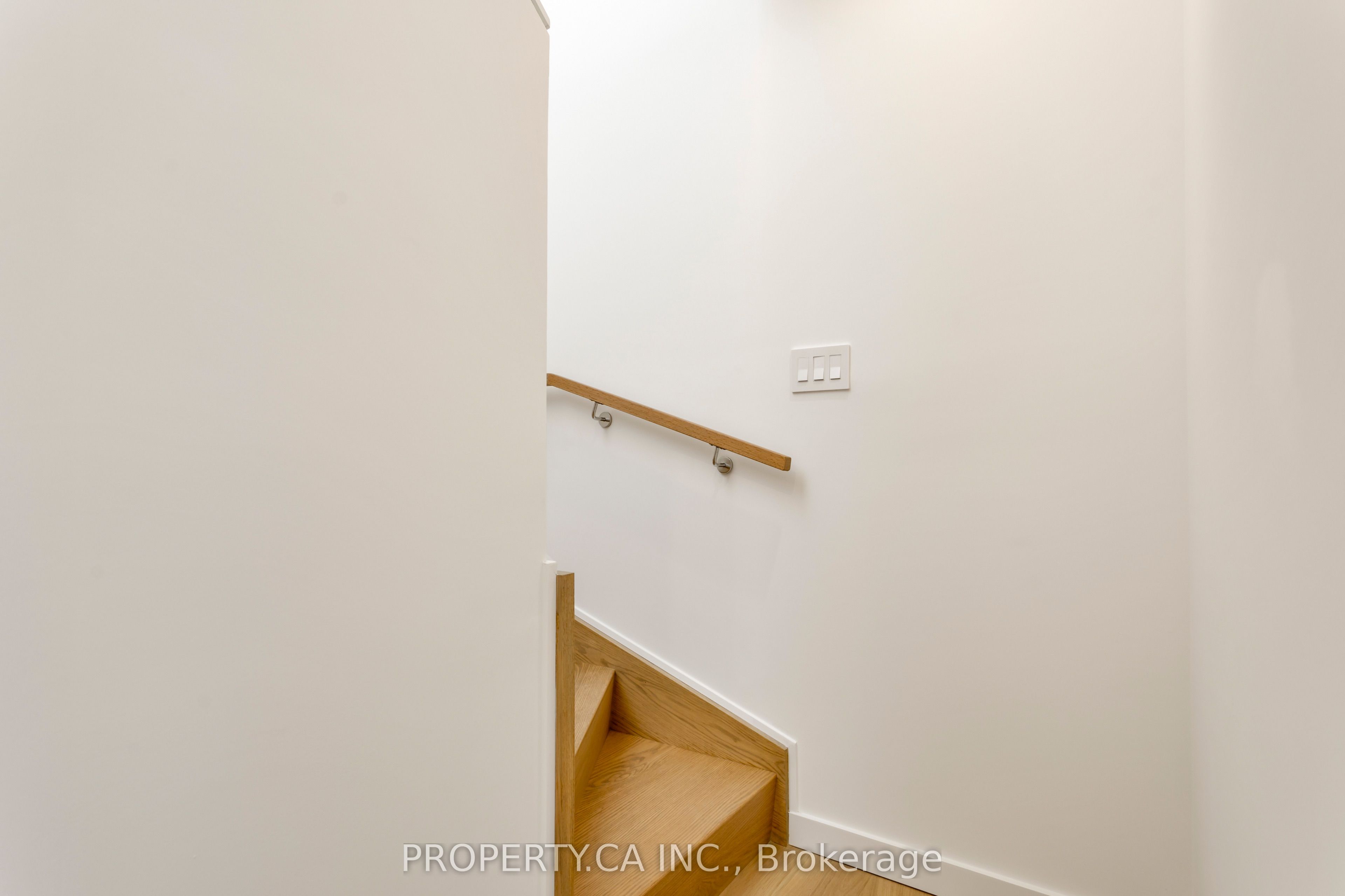 301 Keele Street Unit #4 Property Photo 34