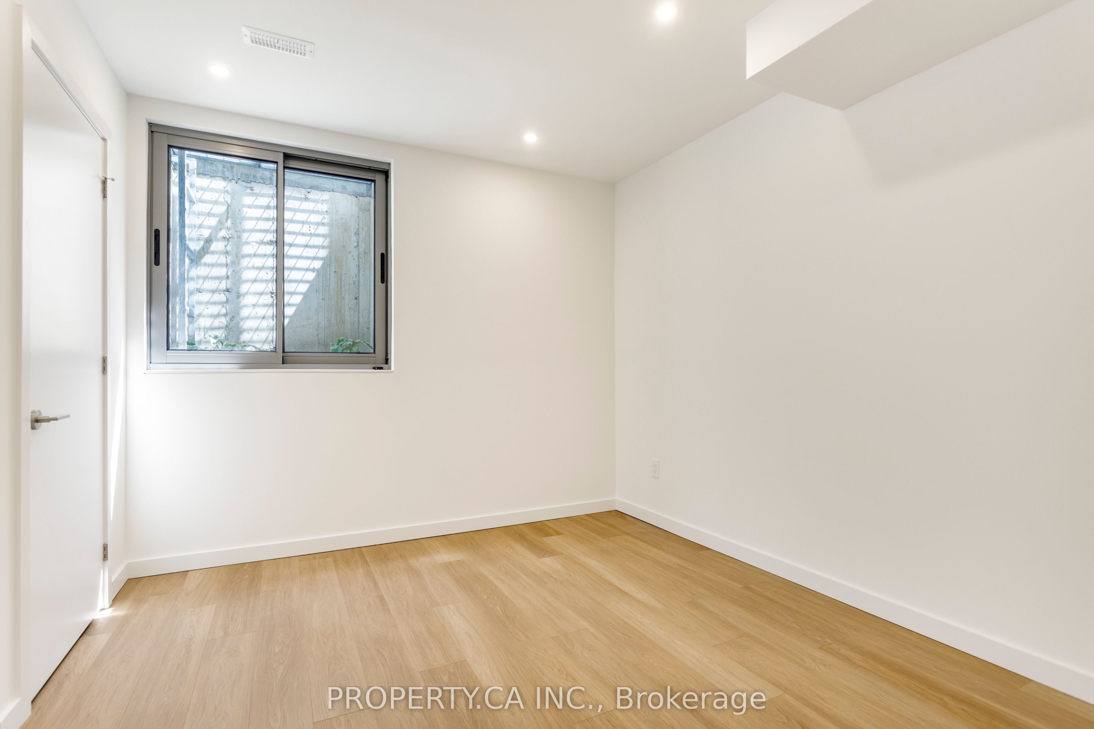 301 Keele Street Unit #4 Property Photo 44