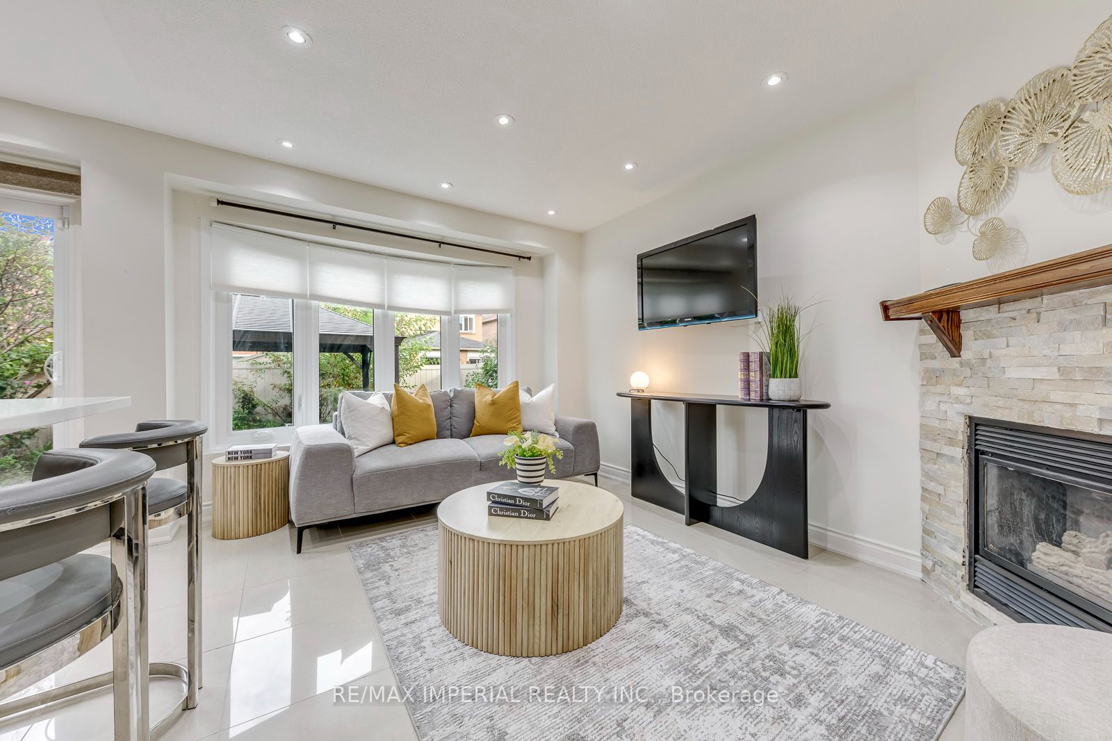925 Cardington Street Property Photo 10
