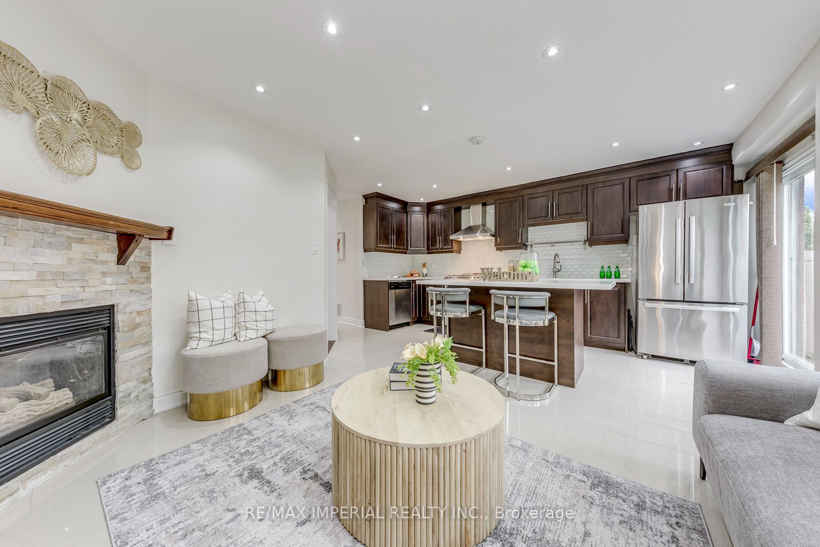 925 Cardington Street Property Photo 12