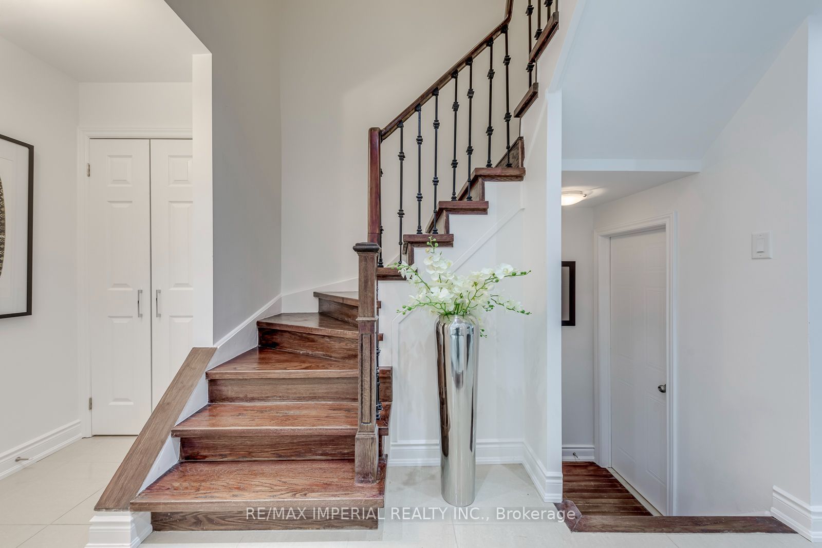 925 Cardington Street Property Photo 19
