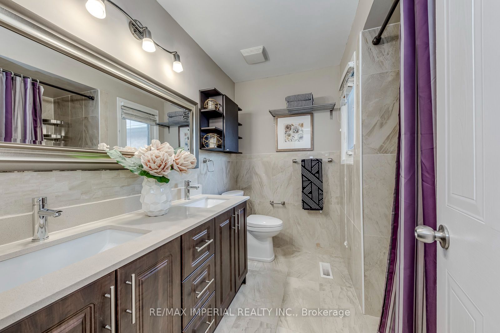 925 Cardington Street Property Photo 24