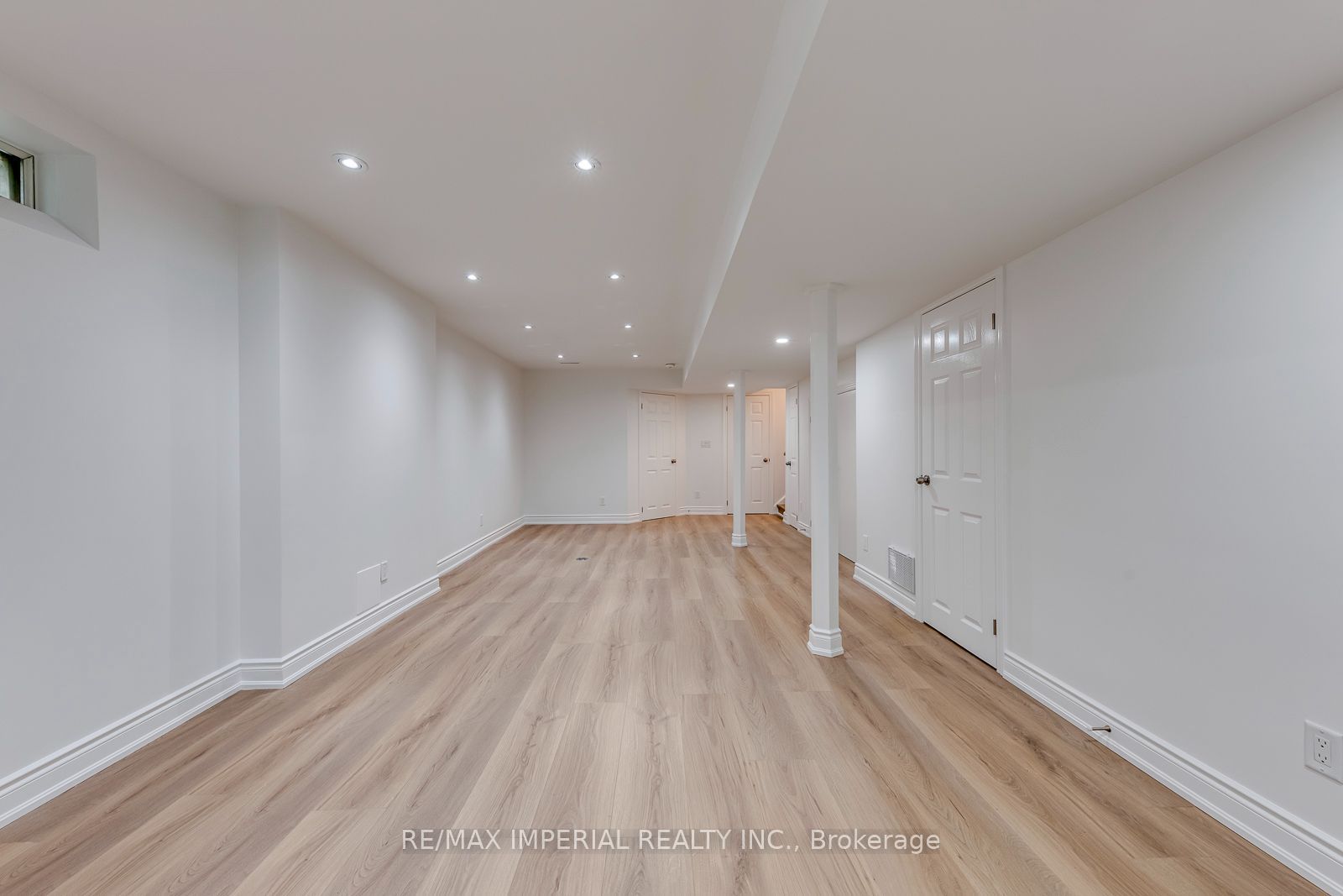 925 Cardington Street Property Photo 30