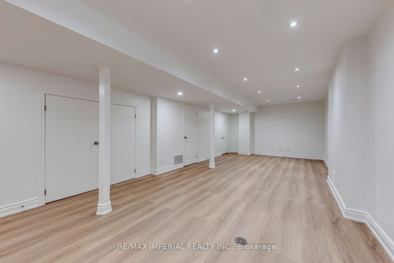 925 Cardington Street Property Photo 31