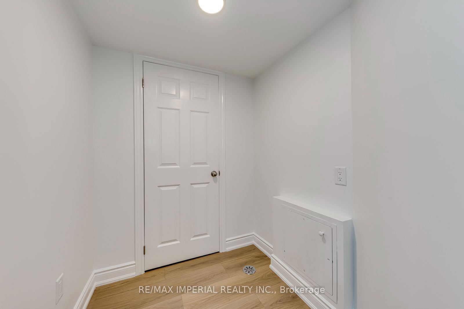 925 Cardington Street Property Photo 32